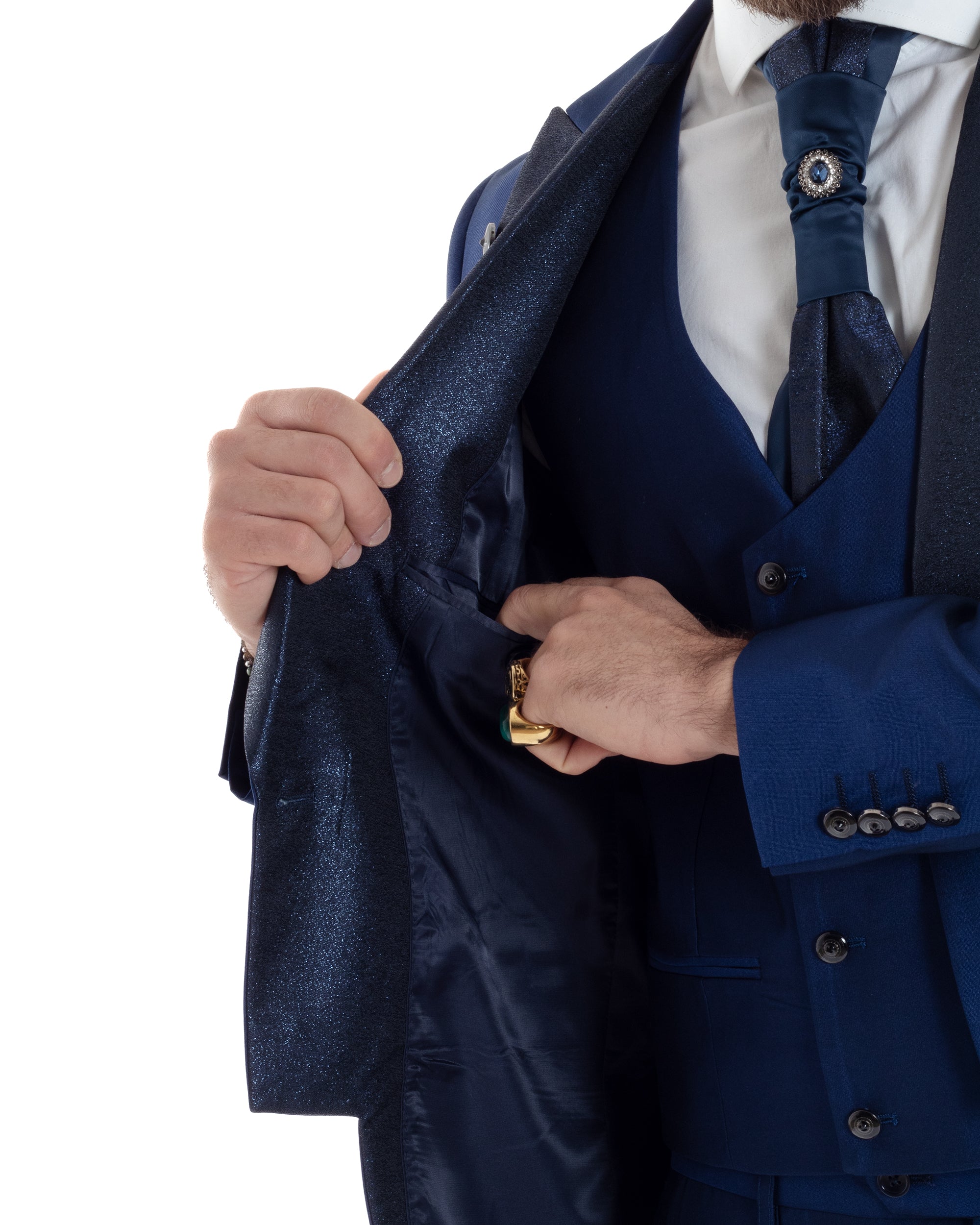 Abito Uomo Monopetto Damascato Vestito 3 Pezzi Completo Sposo Giacca Pantaloni Panciotto Plastron Cerimonia Elegante Sartoriale Blu GIOSAL-AE1131A