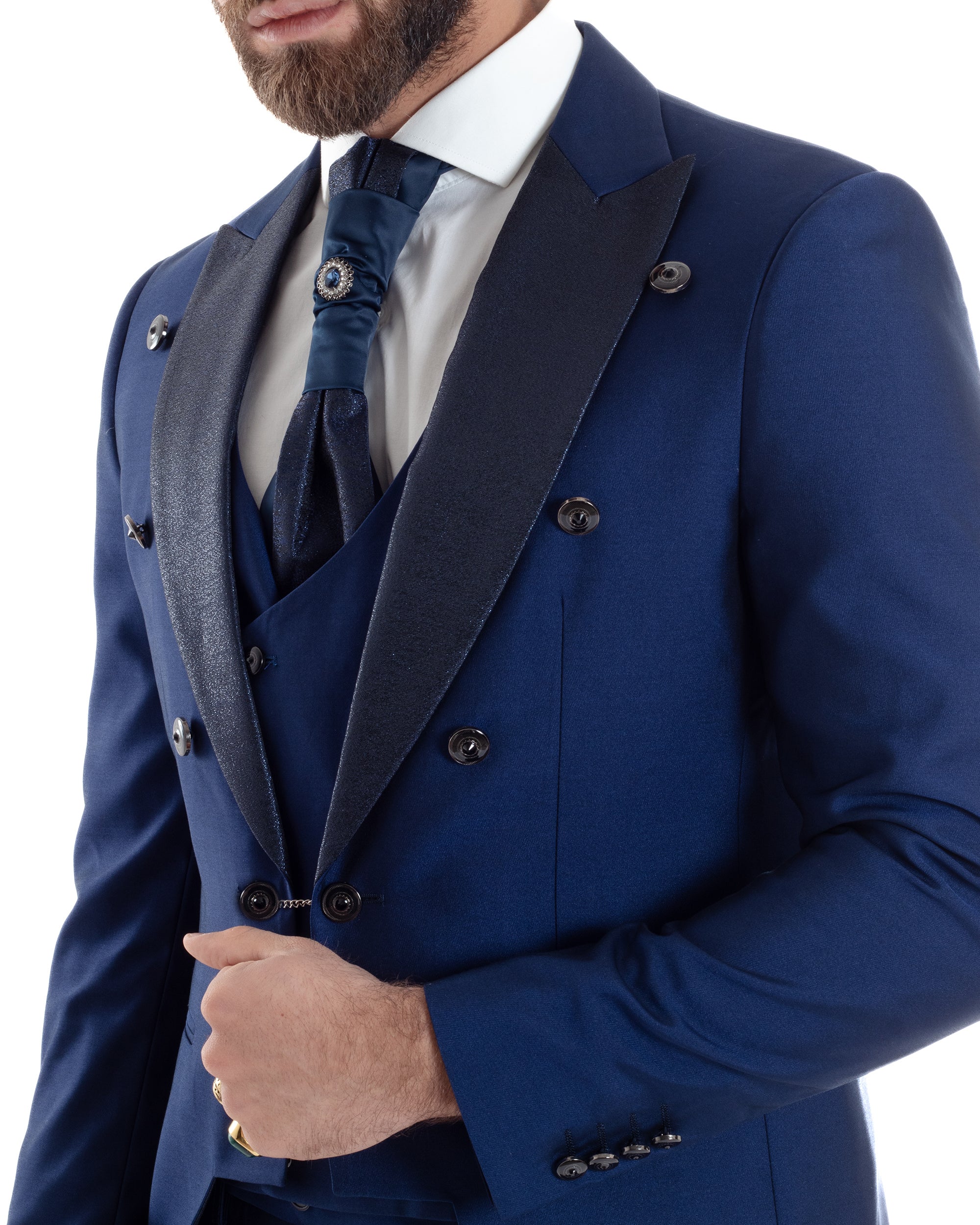 Abito Uomo Monopetto Damascato Vestito 3 Pezzi Completo Sposo Giacca Pantaloni Panciotto Plastron Cerimonia Elegante Sartoriale Blu GIOSAL-AE1131A