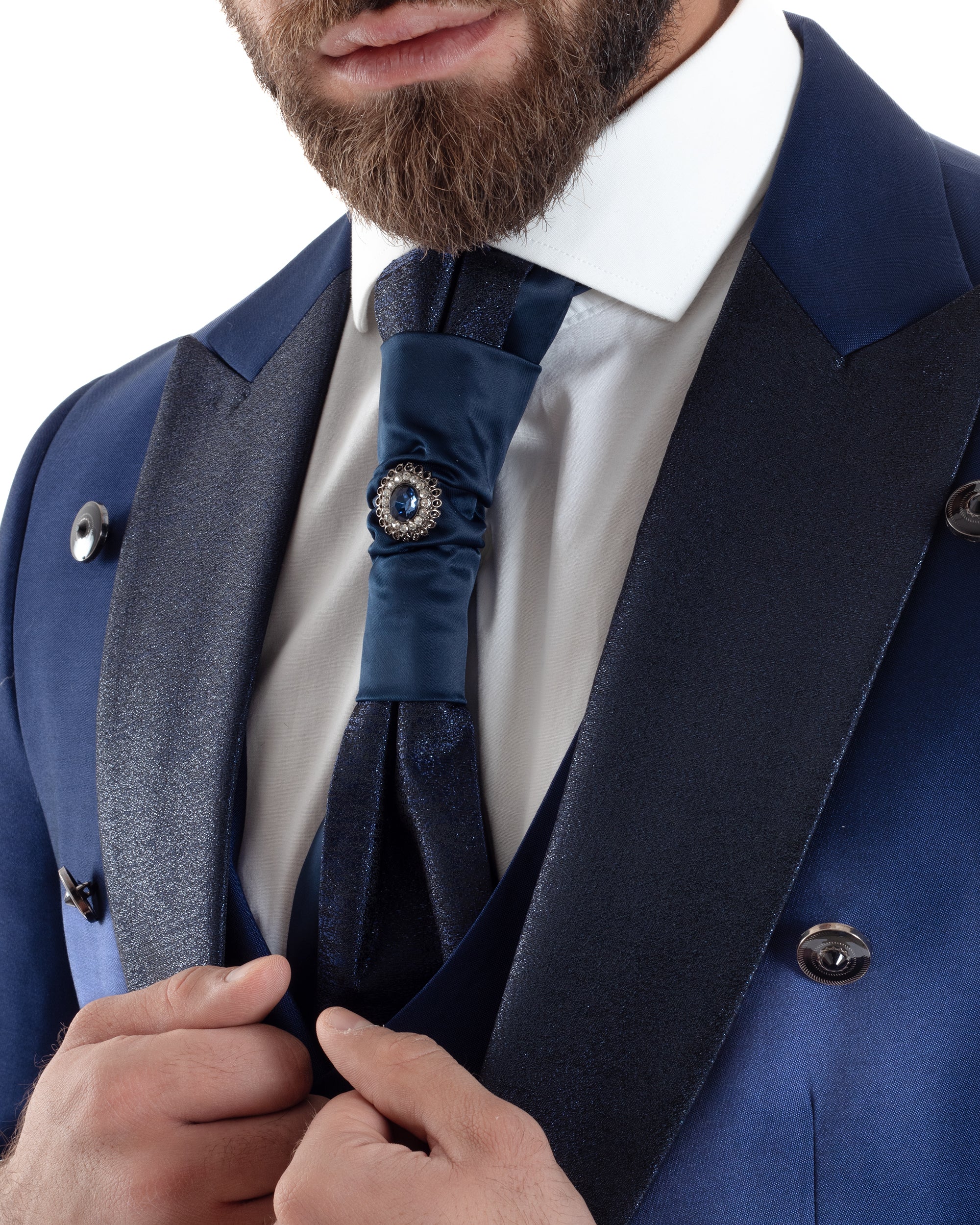 Abito Uomo Monopetto Damascato Vestito 3 Pezzi Completo Sposo Giacca Pantaloni Panciotto Plastron Cerimonia Elegante Sartoriale Blu GIOSAL-AE1131A