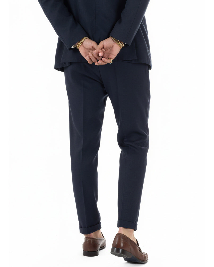 Dettaglio tasche america anteriori pantaloni blu abito coreano