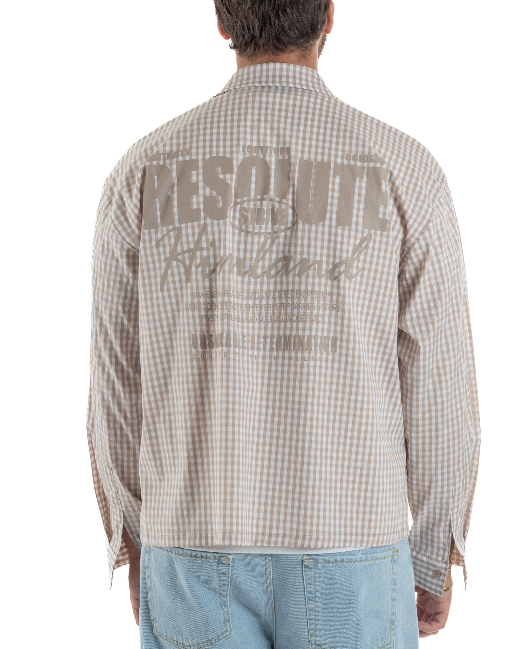 Dettaglio stampa retro bold Resolute Badlands slab-serif americana vintage camicia beige