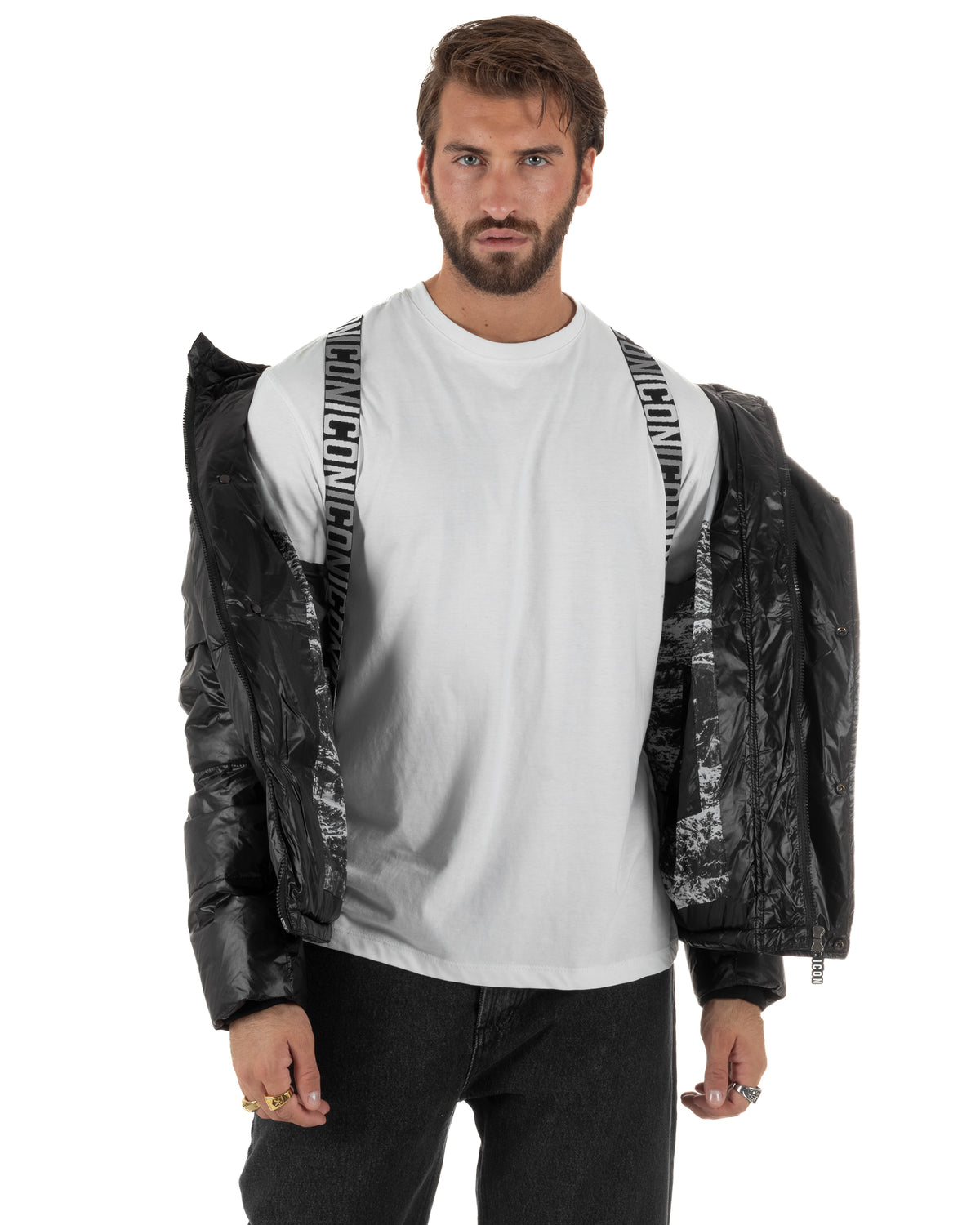 Giubbotto piumino uomo imbottito lucido con cappuccio e maxi logo nero ICON IUJ017