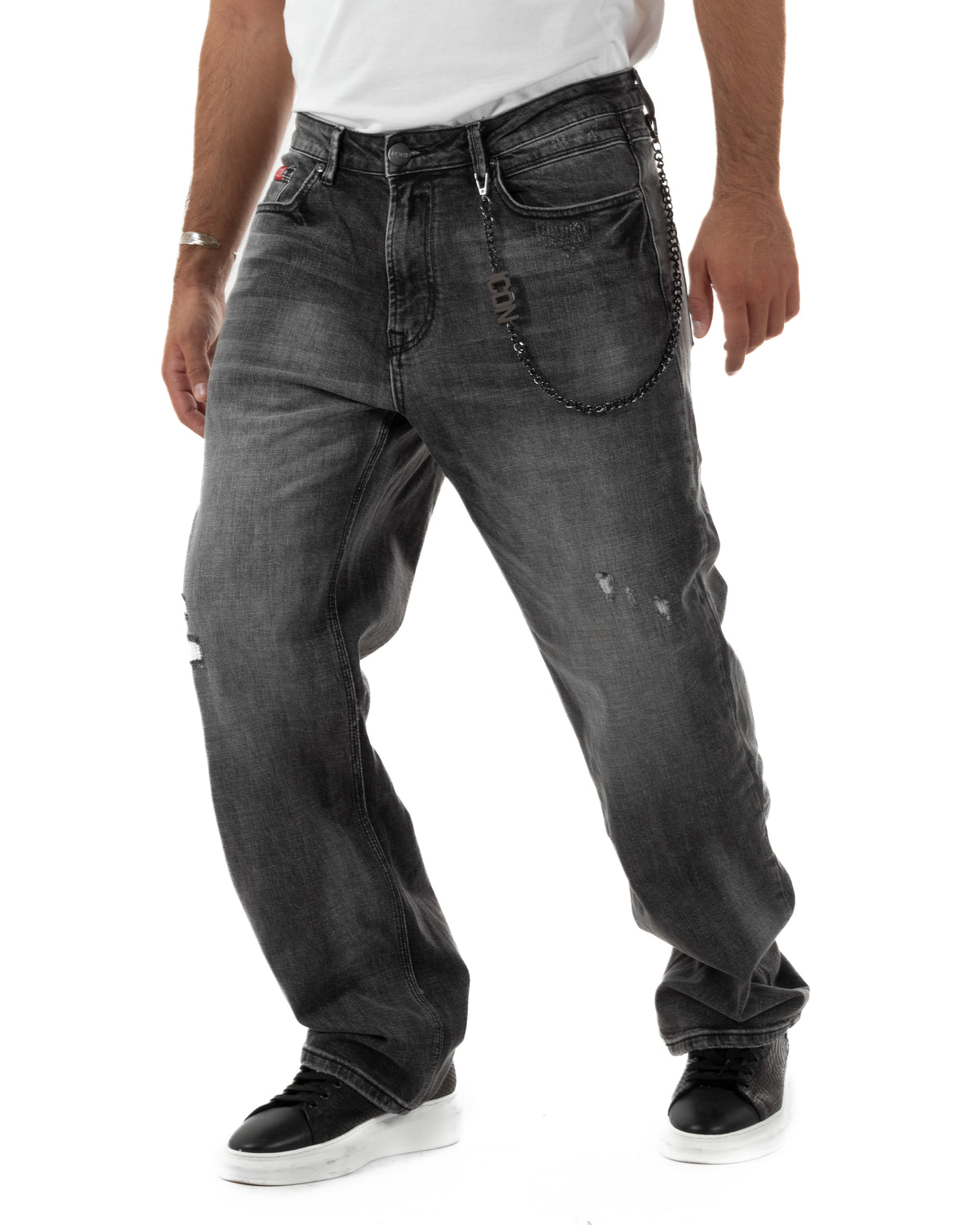 Dettaglio delle rotture sui jeans uomo ICON