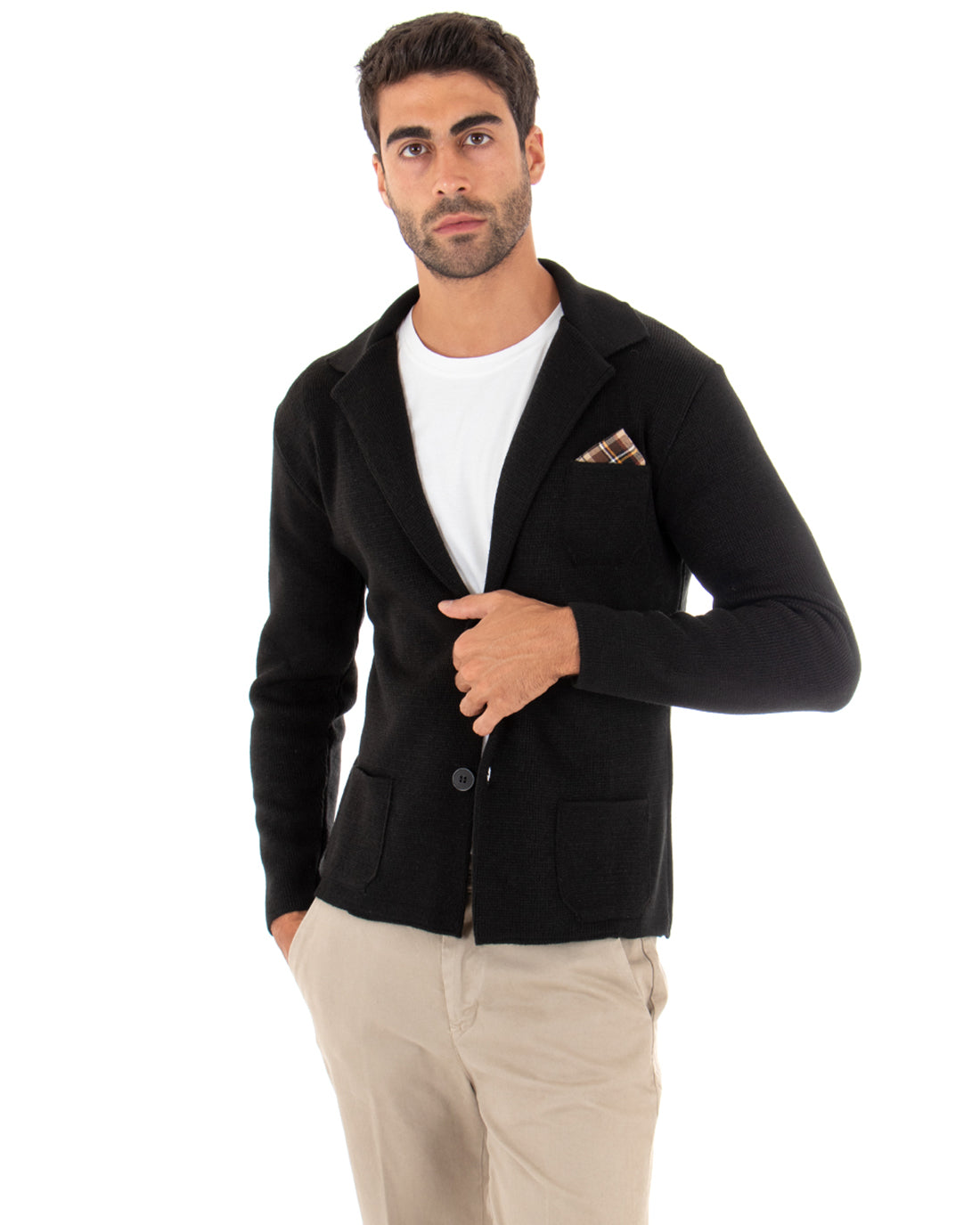 Vista laterale cardigan uomo nero maglia con bottoni casual elegante