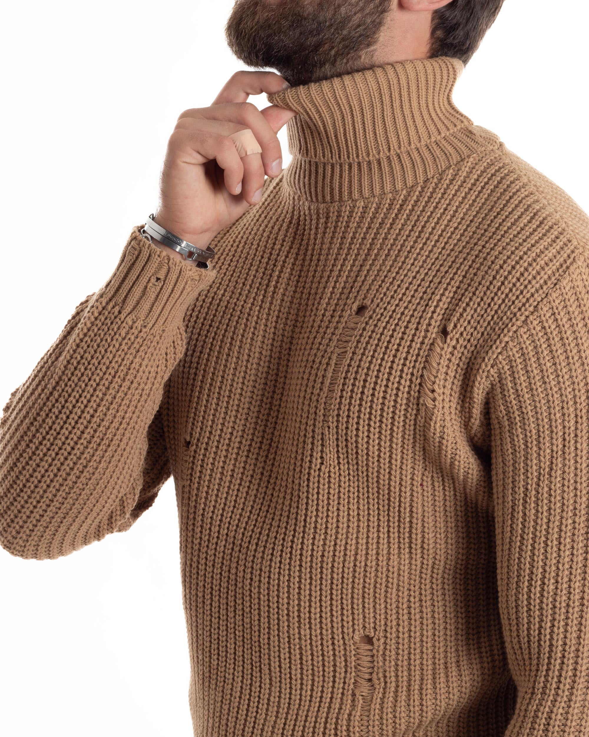 Maglione Uomo Collo Alto Con Rotture Lana Maglia Inglese Maglioncino Caldo Pullover Casual Comodo Camel GIOSAL-M2930A