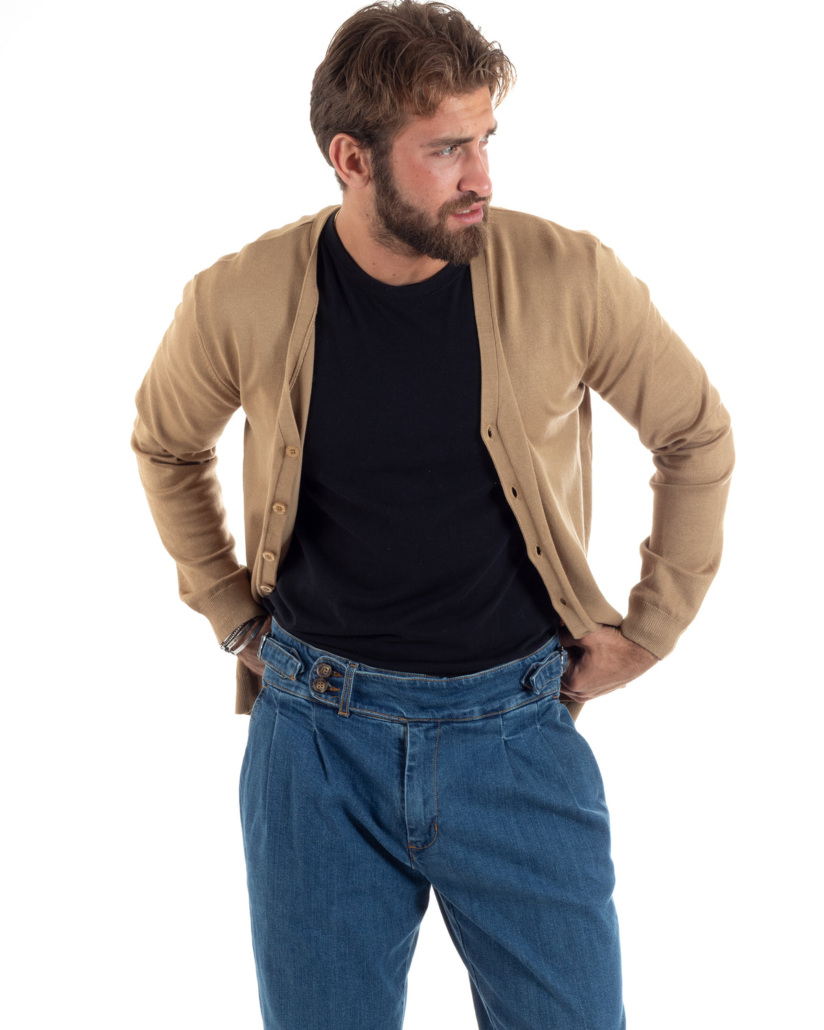 Schlichter, dünner Strickcardigan mit V-Ausschnitt, Kamel M2692A