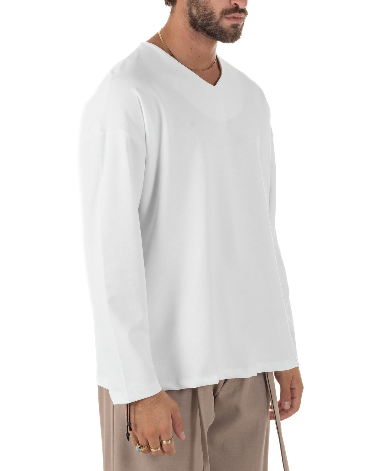 T-shirt uomo bianca dal taglio ampio e design essenziale