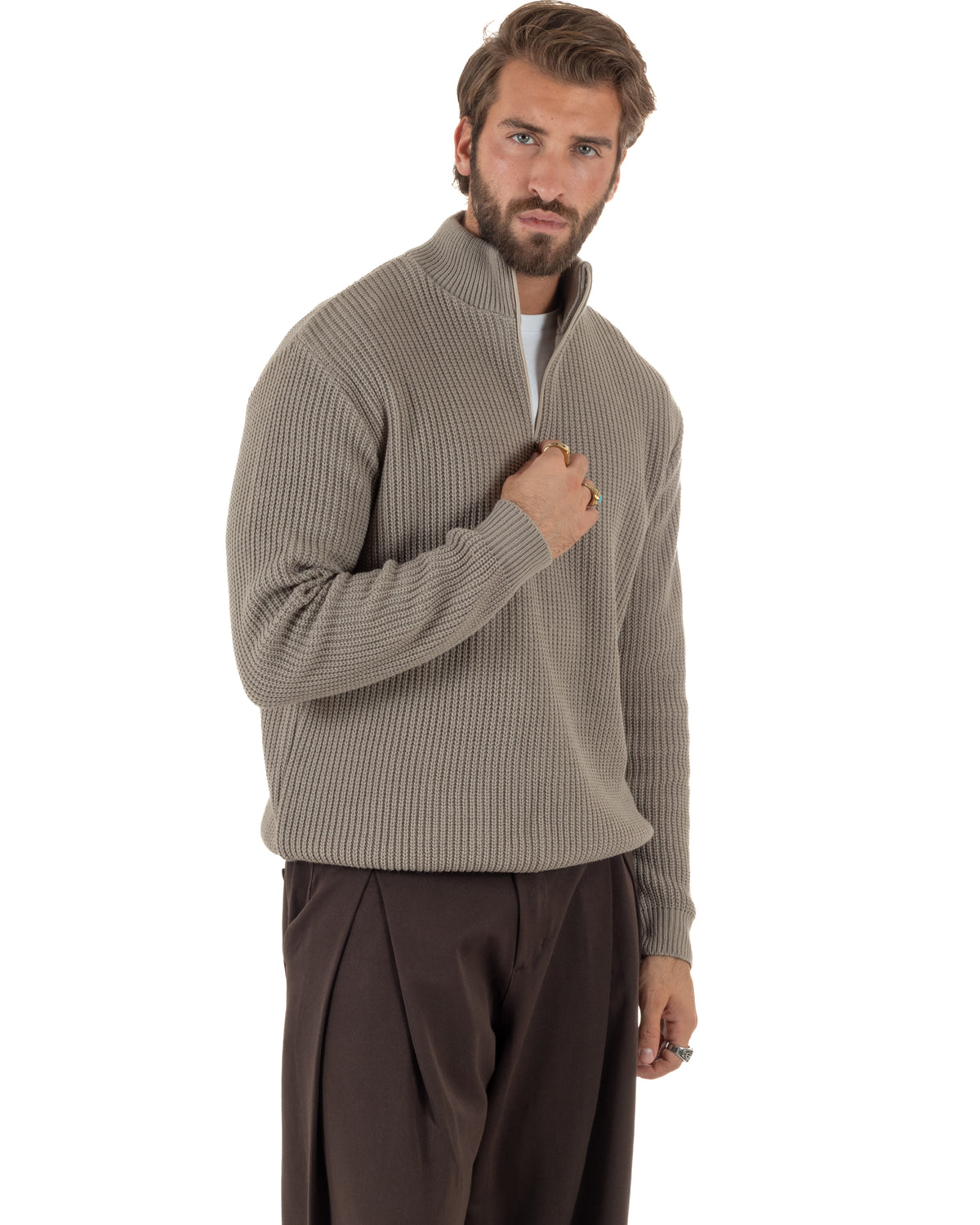 Maglioncino uomo in maglia a coste con collo alto e mezza zip fango GIOSAL-M3165A
