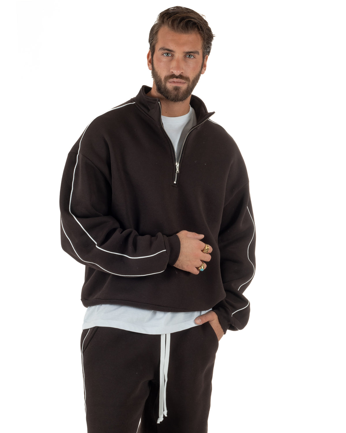 Coordinato tuta uomo oversize collo alto felpa mezza zip pantaloni wide leg marrone GIOSAL-OU2580A