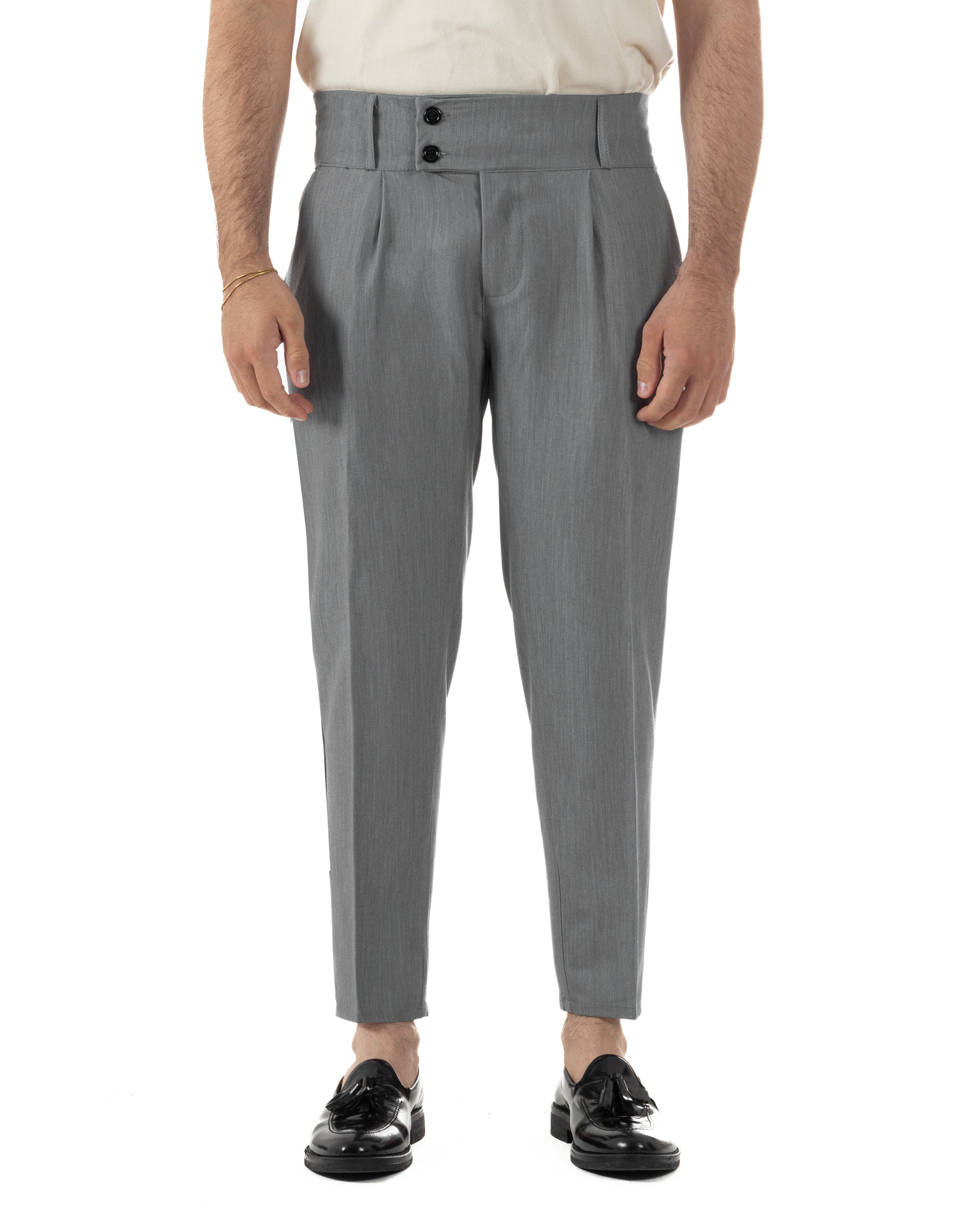 Vista frontale pantaloni grigio vita alta bustino tapered fit casual chic