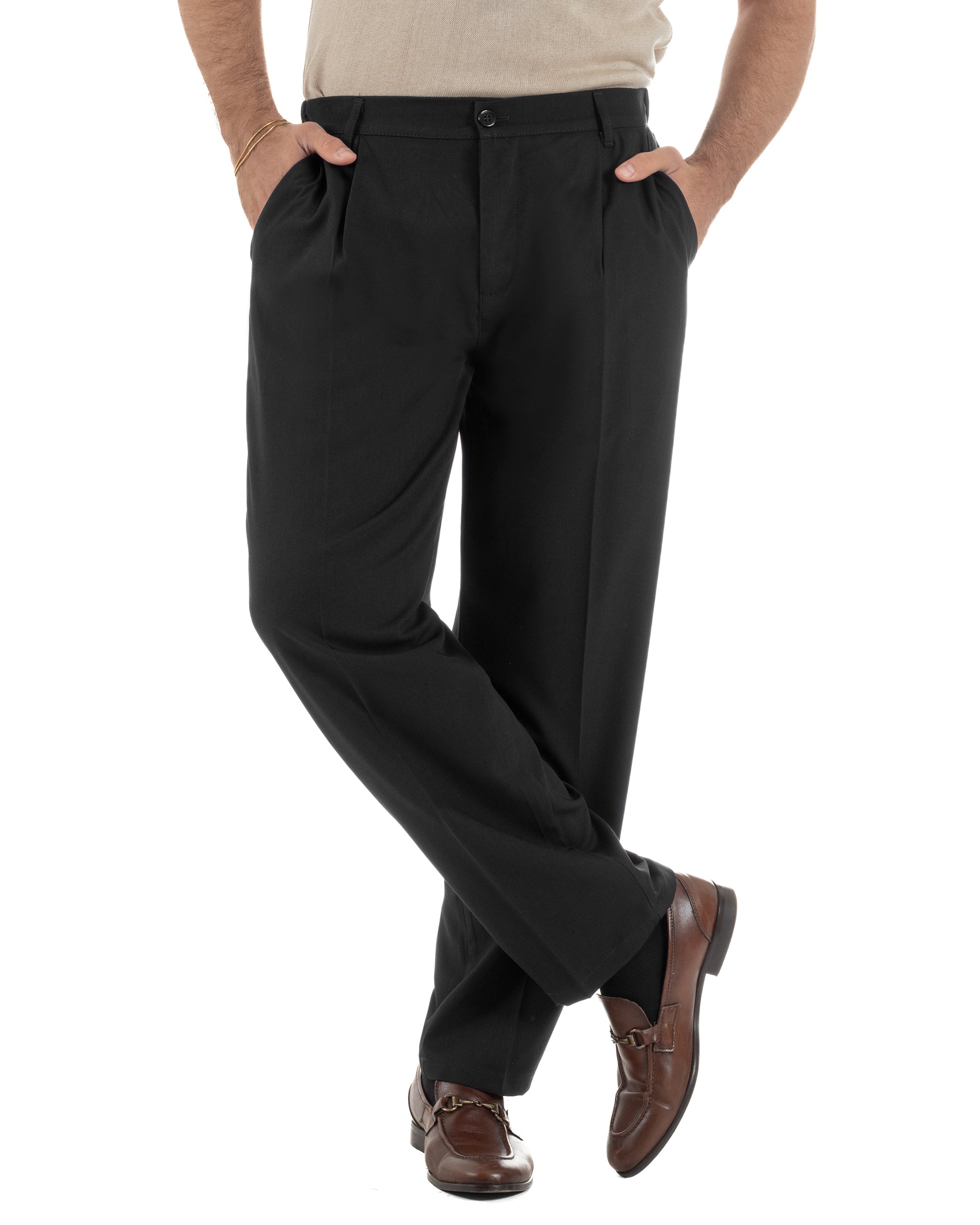 Vista frontale pantaloni nero baggy pinces tasche america zip bottone uomo