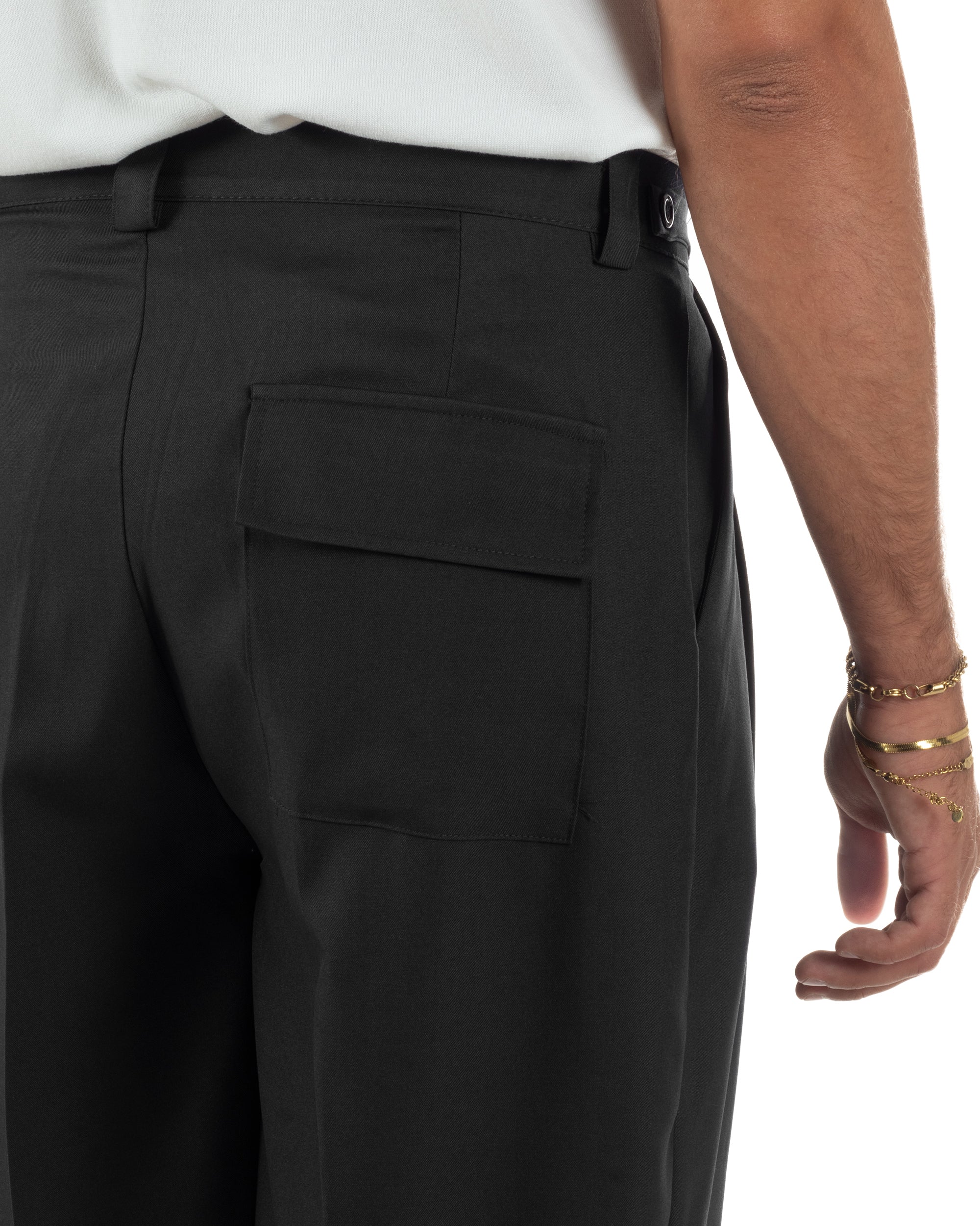 Pantaloni uomo sartoriali con pinces fondo largo nero GIOSAL-P6516A