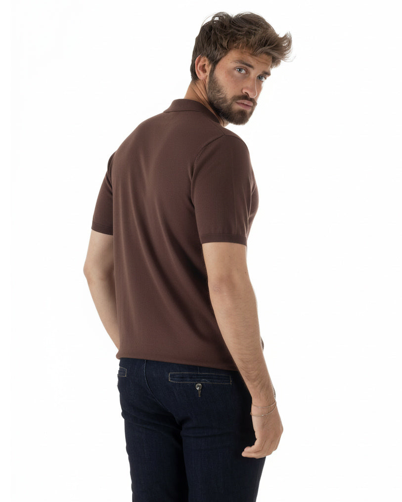 Vista laterale polo uomo marrone filo maglia colletto zip regular fit