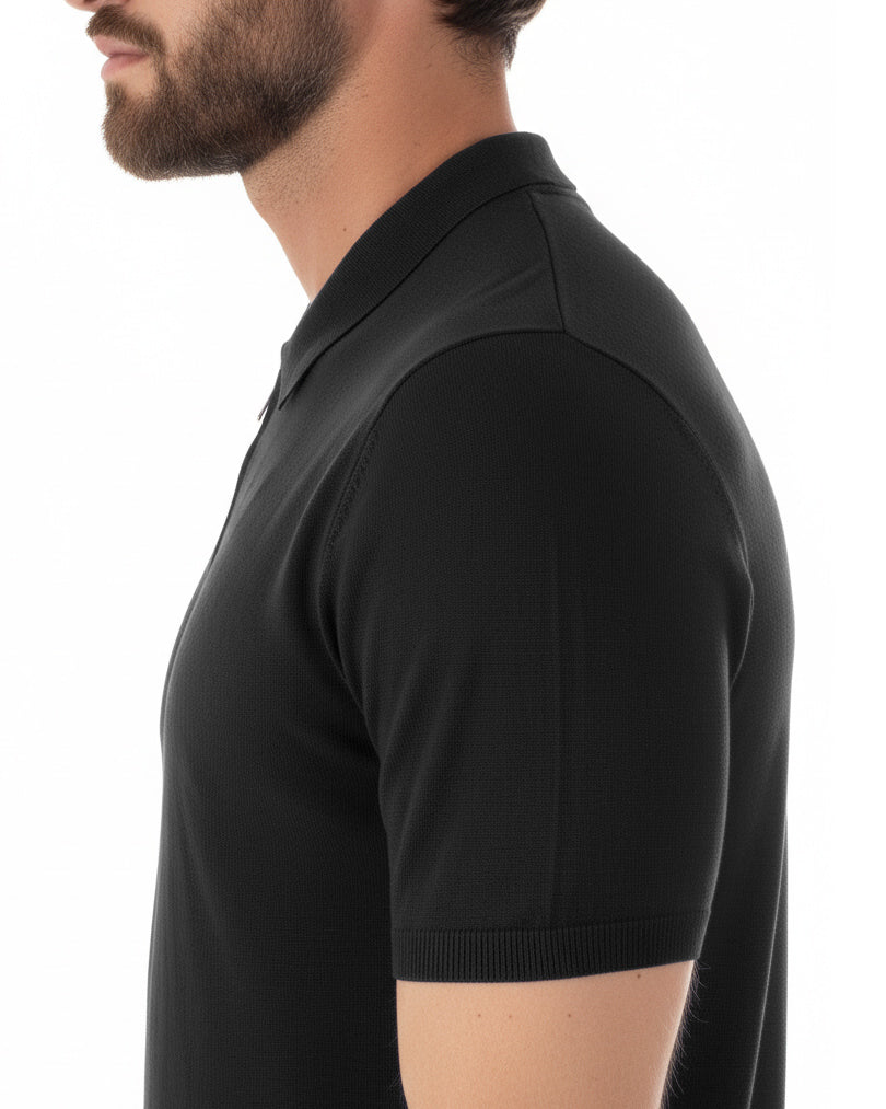 Dettaglio texture filo maglia leggera polo nero 75% viscosa uomo