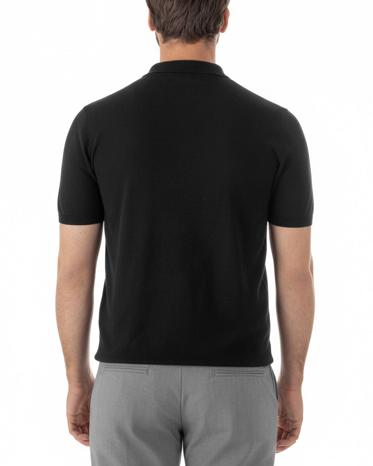 Vista posteriore polo uomo nero filo maglia colletto zip regular fit