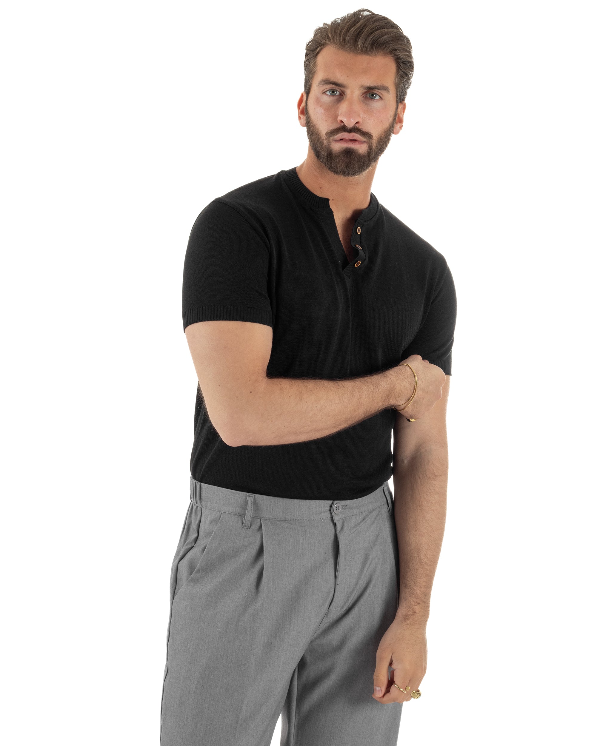 Vista completa polo uomo nero colletto serafino filo leggera sottogiacca casual