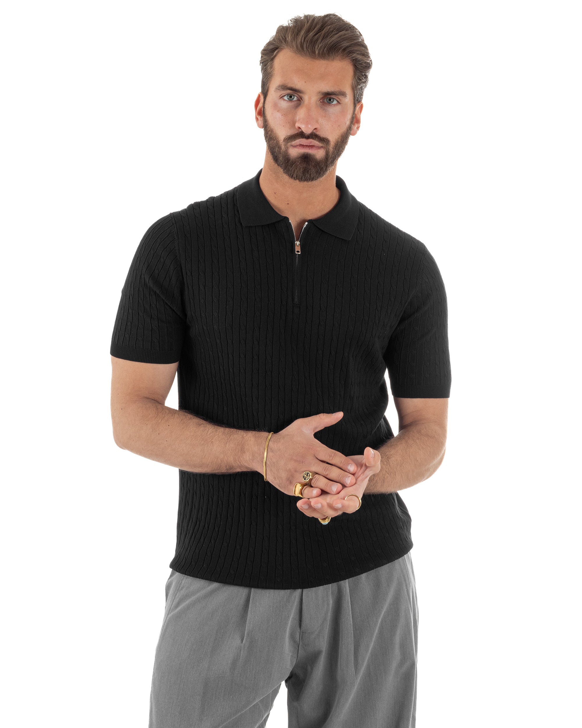 Vista frontale polo nero costine colletto zip leggera traspirante uomo