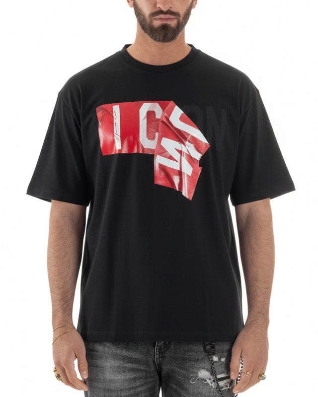 Dettaglio grafica frontale logo Icon rilievo tridimensionale t-shirt nera oversize uomo