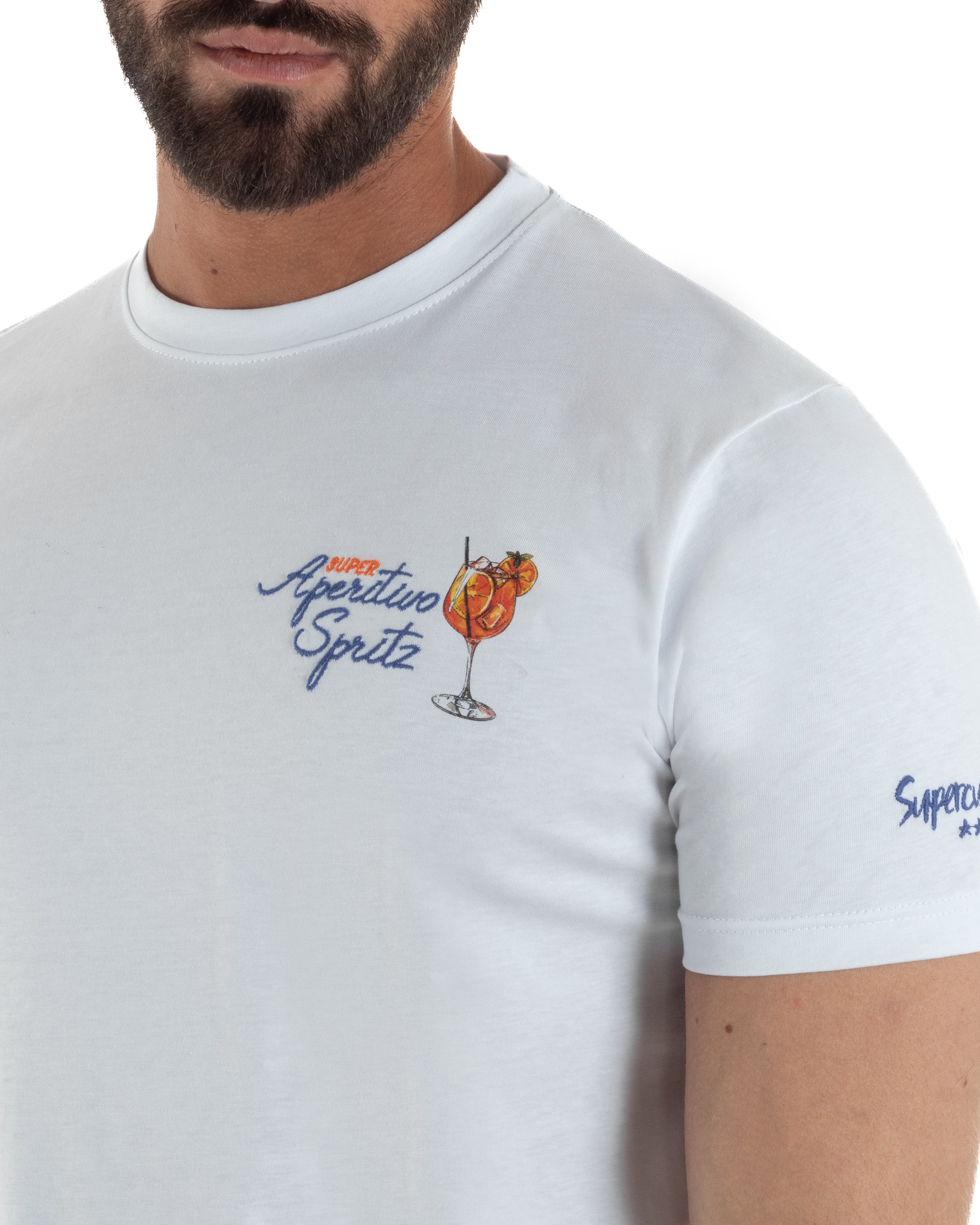 Dettaglio logo Superculture ricamato manica sinistra filo contrasto due stelle bianco