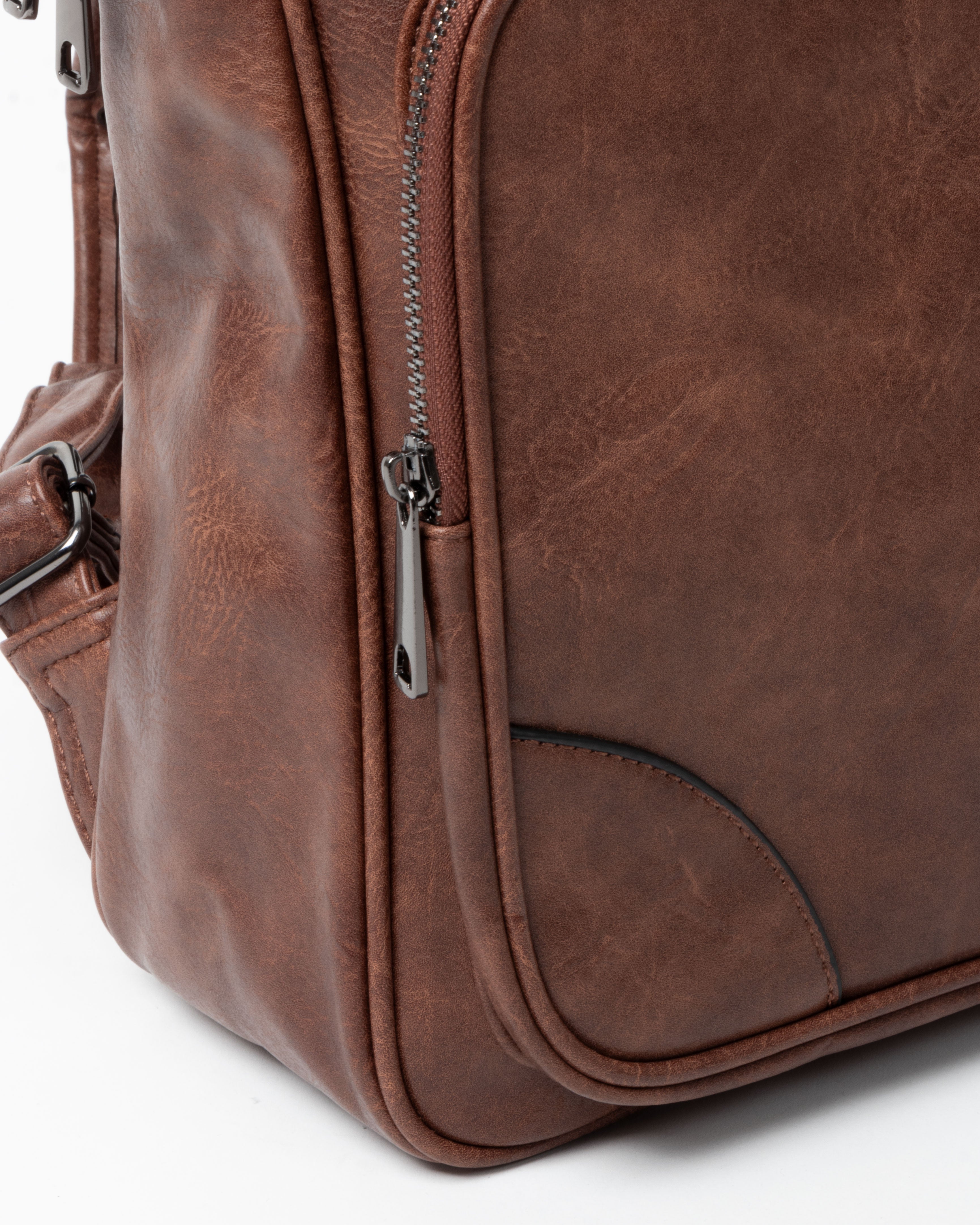 Zaino Elegante Moderno Unisex Uomo Marrone Ecopelle Zip Da Spalla Martellato Tinta Unita GIOSAL-ZU1122A