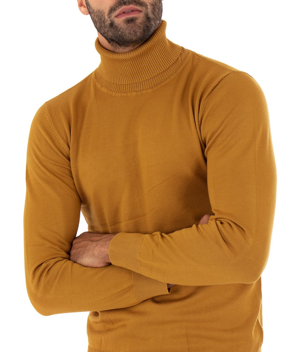 Maglioncino Uomo Maglia Maniche Lunghe Collo Alto Elastico Tinta Unita Senape GIOSAL-M2555A