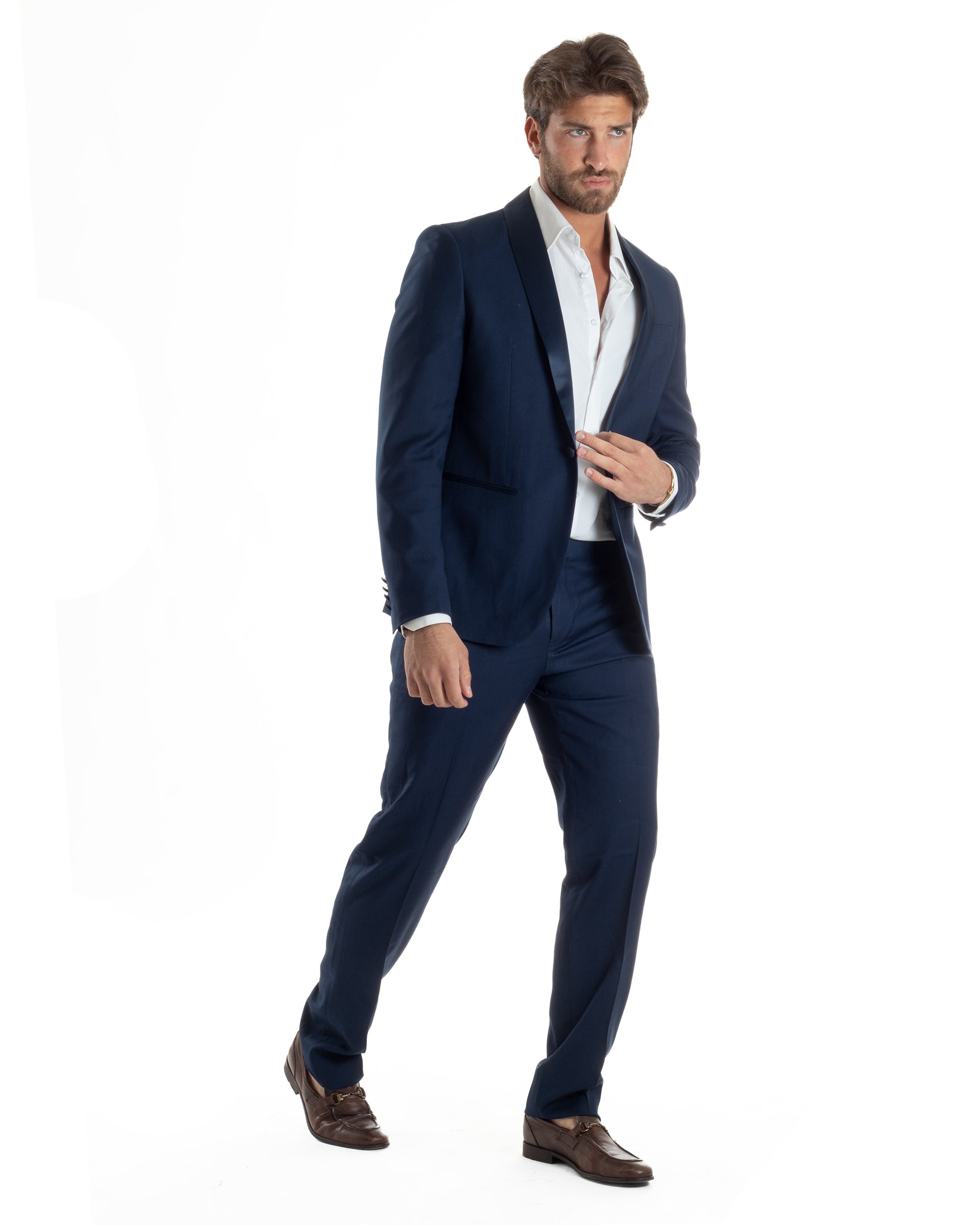 Abito Uomo Monopetto Vestito Completo Giacca Rever Sciallato In Raso Pantaloni Abbottonatura Allungata Smoking Elegante Blu GIOSAL-AE1152A
