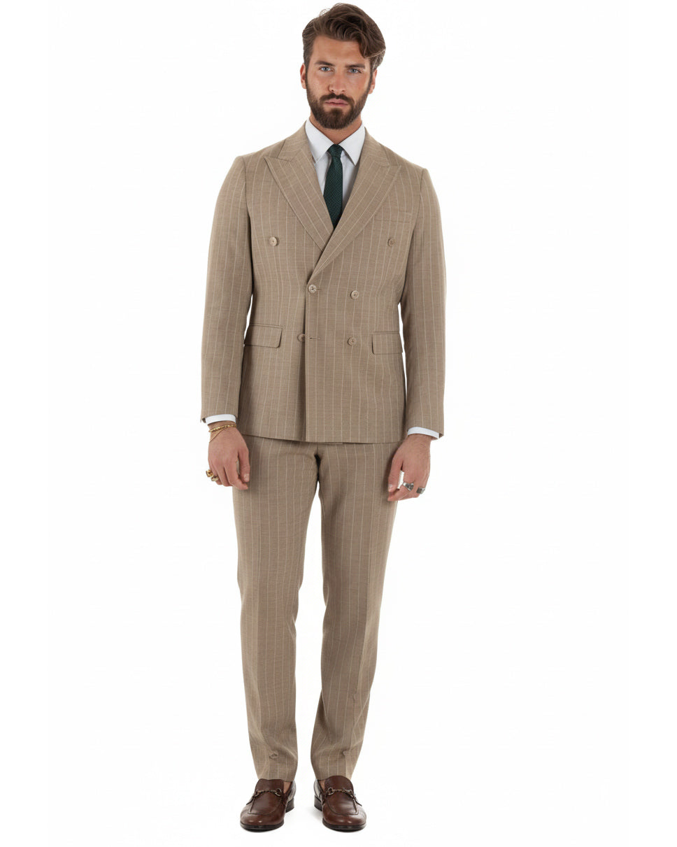 Vista frontale completa abito uomo beige gessato doppiopetto regular fit