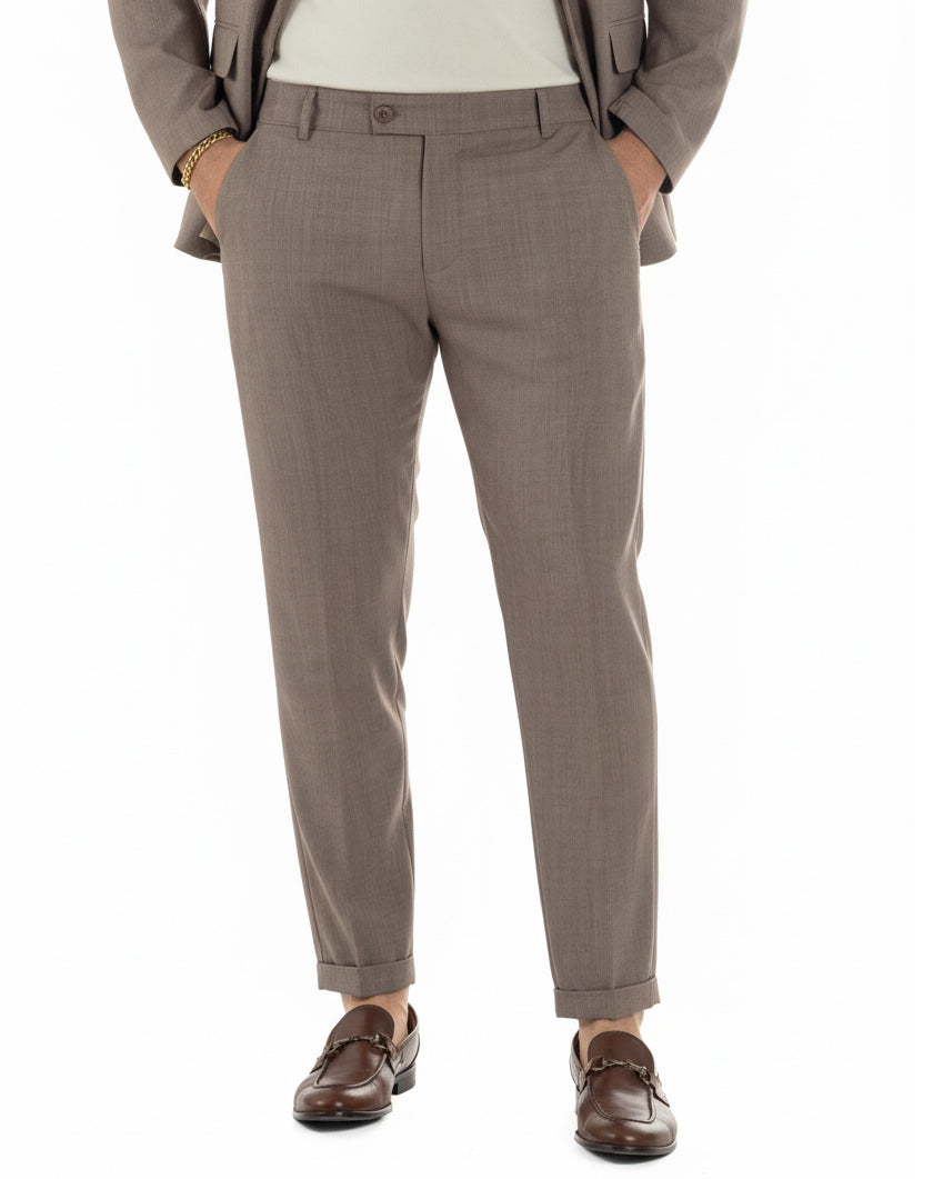 Pantaloni uomo fango con abbottonatura allungata e risvolto al fondo