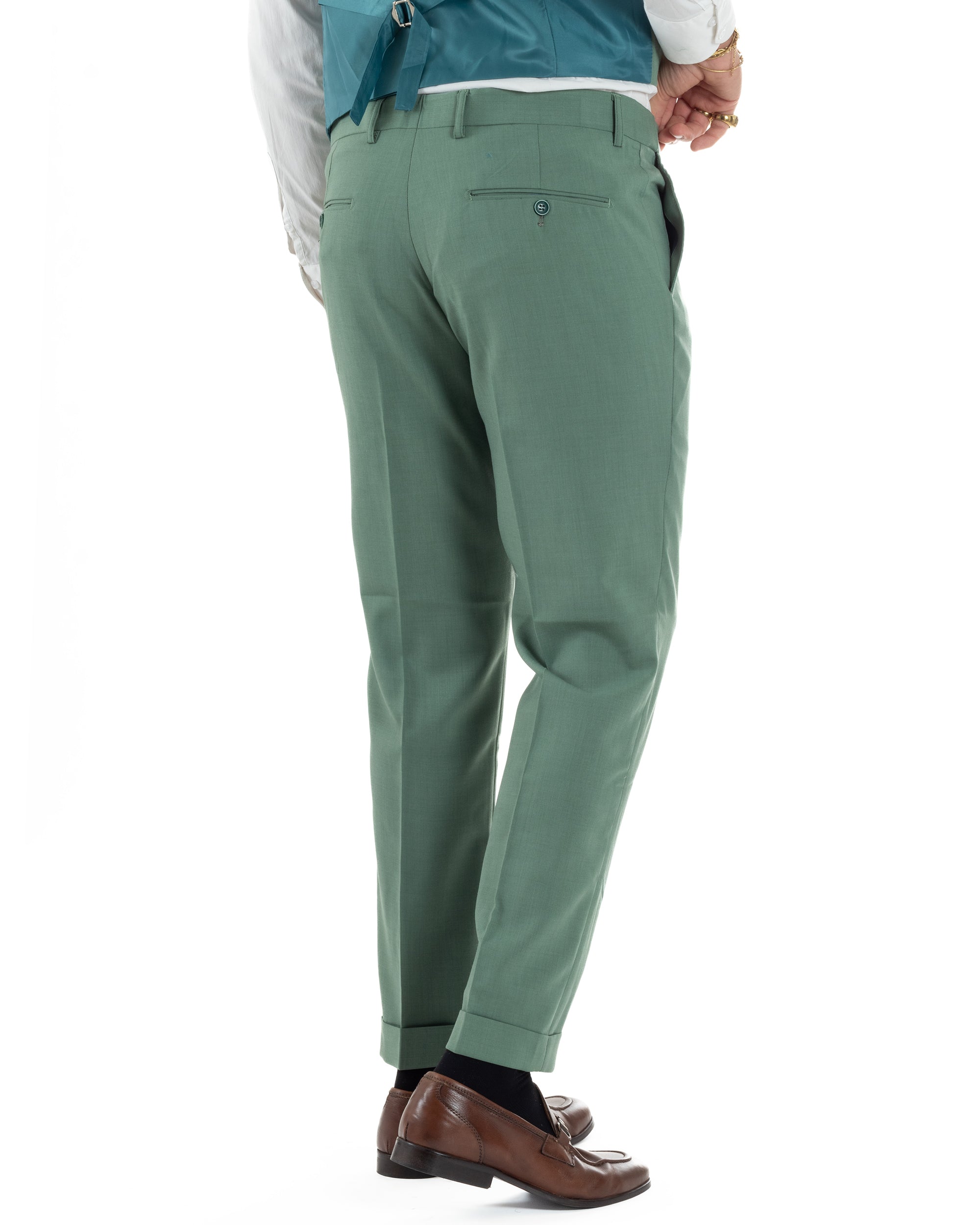Vista posteriore completa pantalone abito uomo verde salvia monopetto 3 pezzi slim fit
