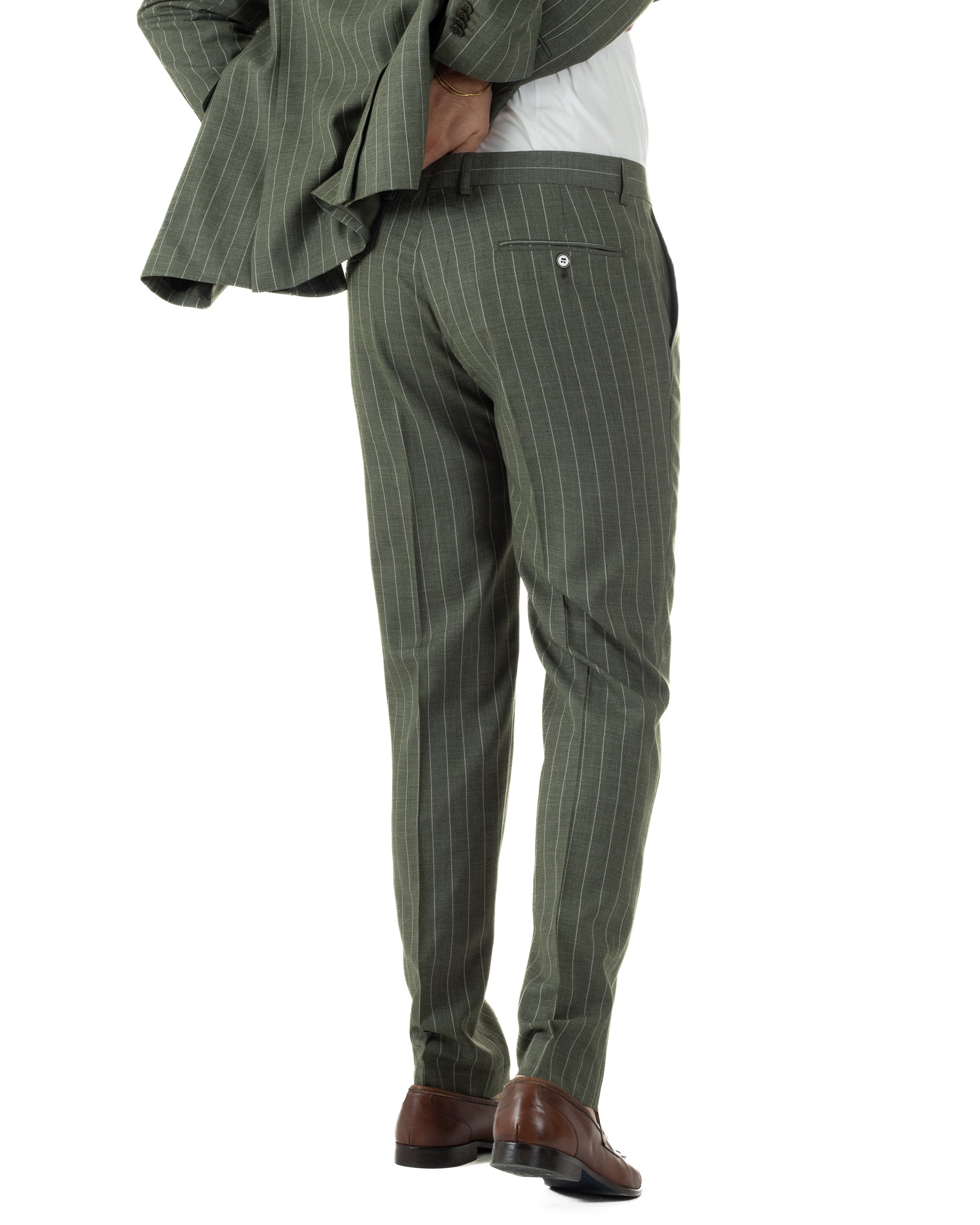 Vista posteriore completa pantalone verde gessato doppiopetto regular fit uomo