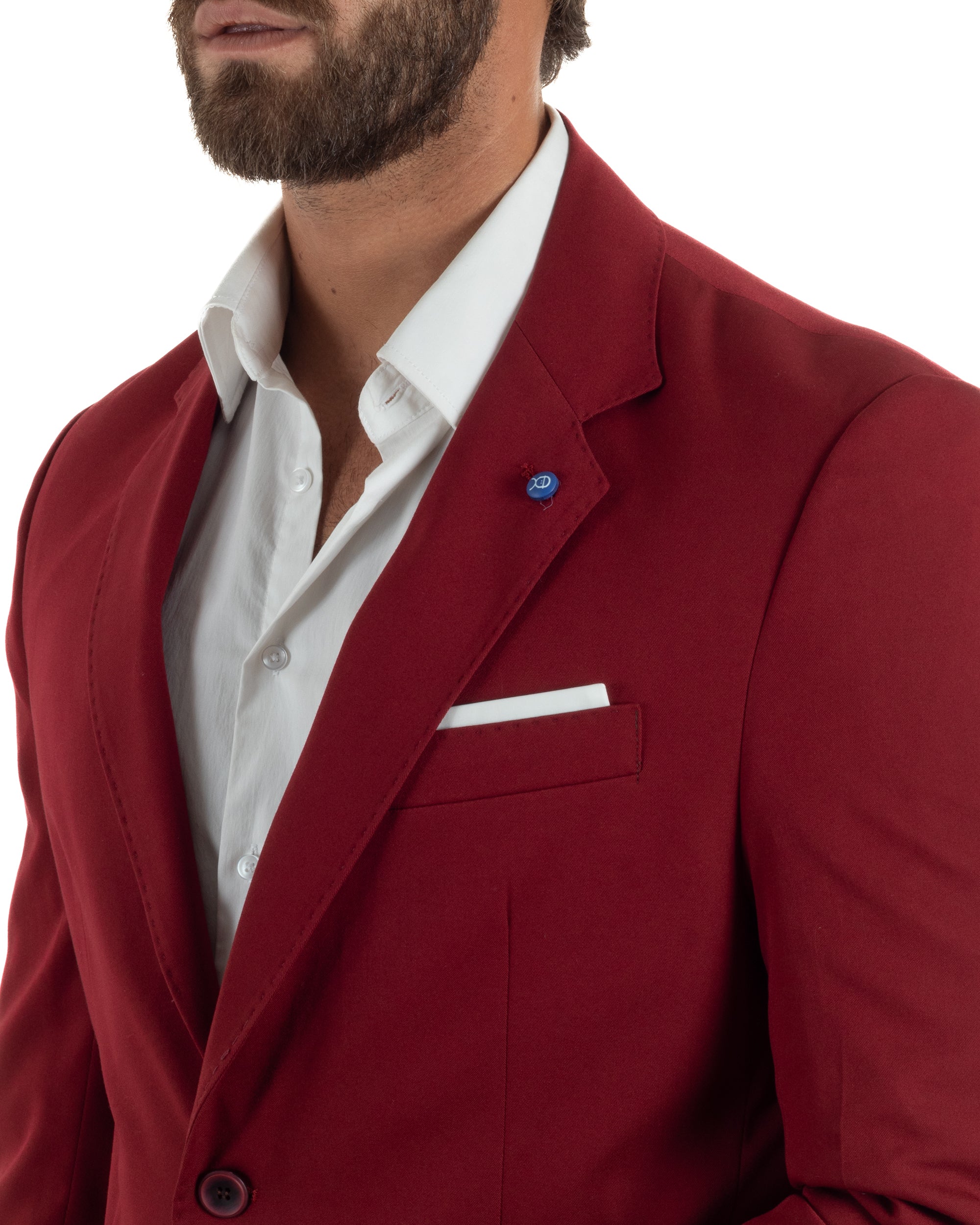 Dettaglio giacca monopetto bordeaux uomo rever lancia due bottoni taschino petto tasche patta