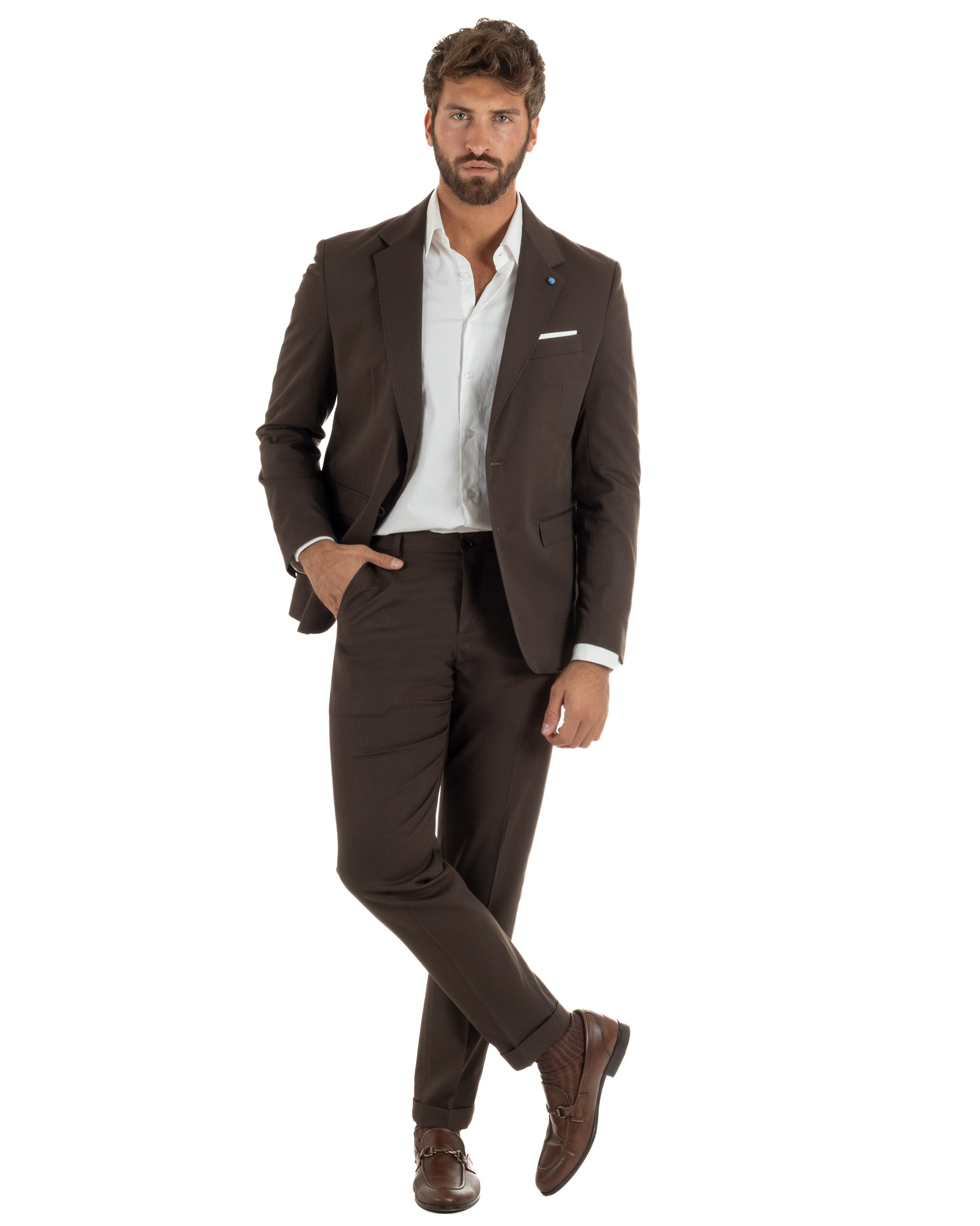 Abito monopetto marrone uomo slim fit giacca strutturata pantaloni sartoriali evento formale