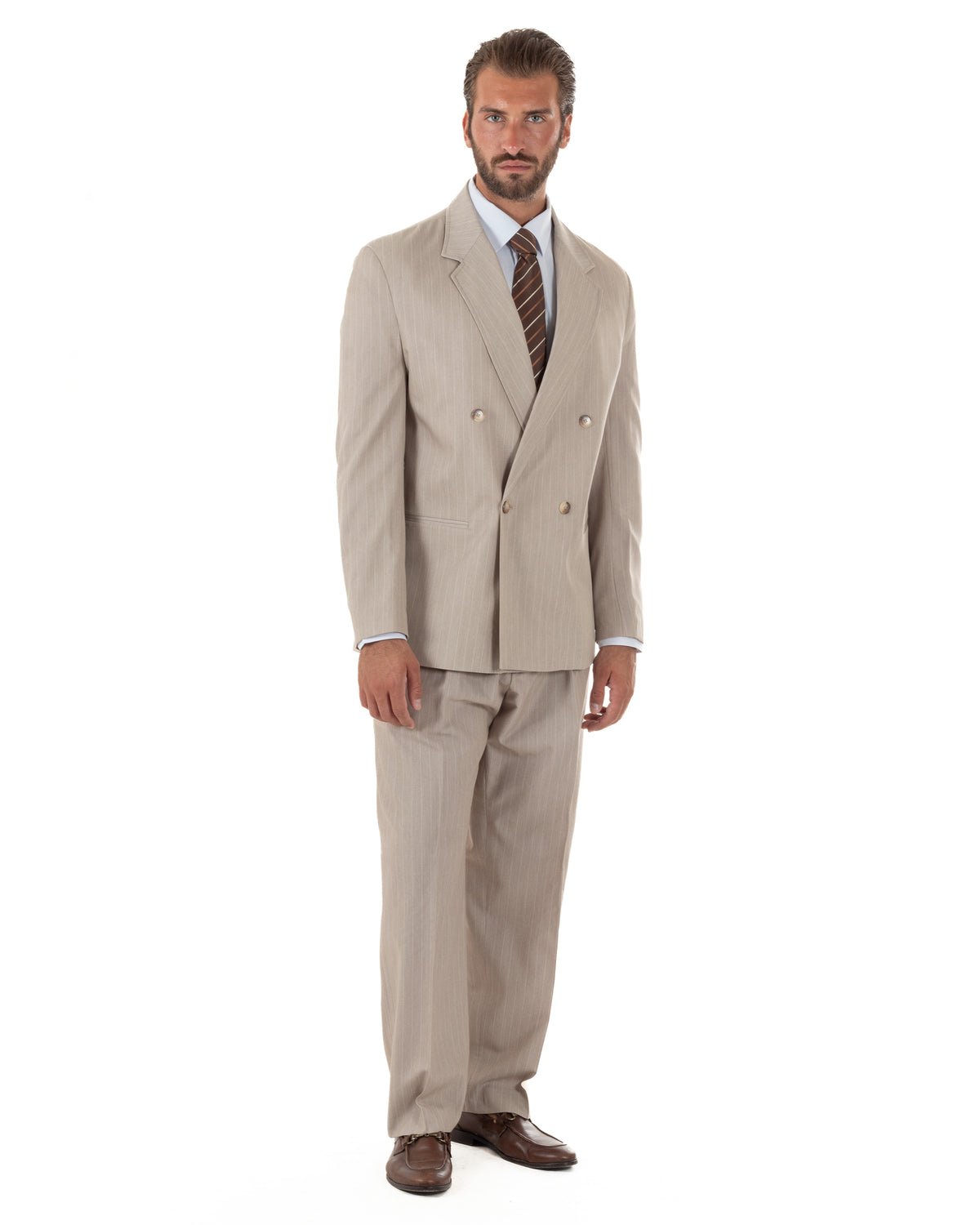Abito uomo doppiopetto completo rigato gessato giacca bottoni madreperla pantaloni ampi beige GIOSAL-AE1288A
