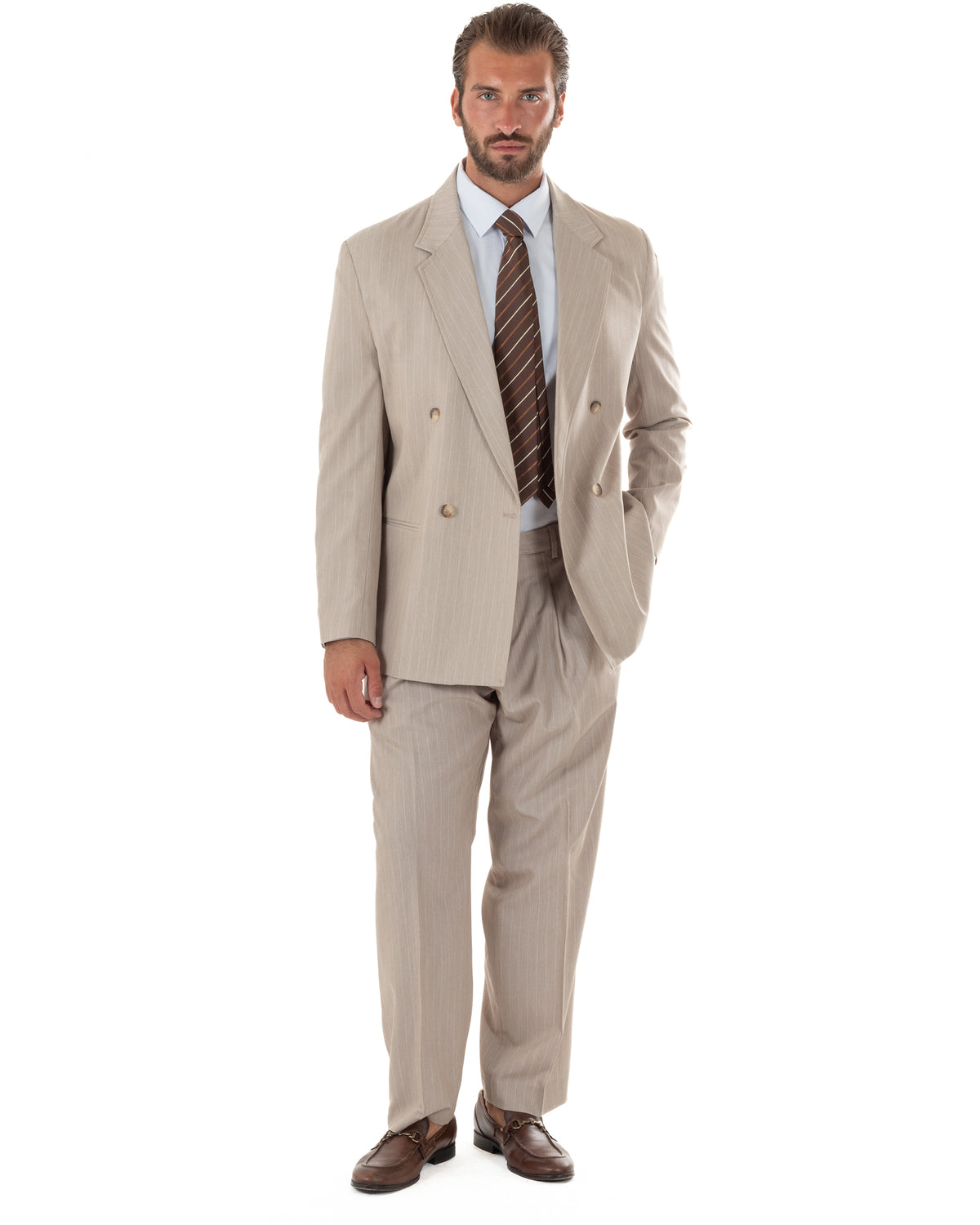 Abito uomo doppiopetto completo rigato gessato giacca bottoni madreperla pantaloni ampi beige GIOSAL-AE1288A