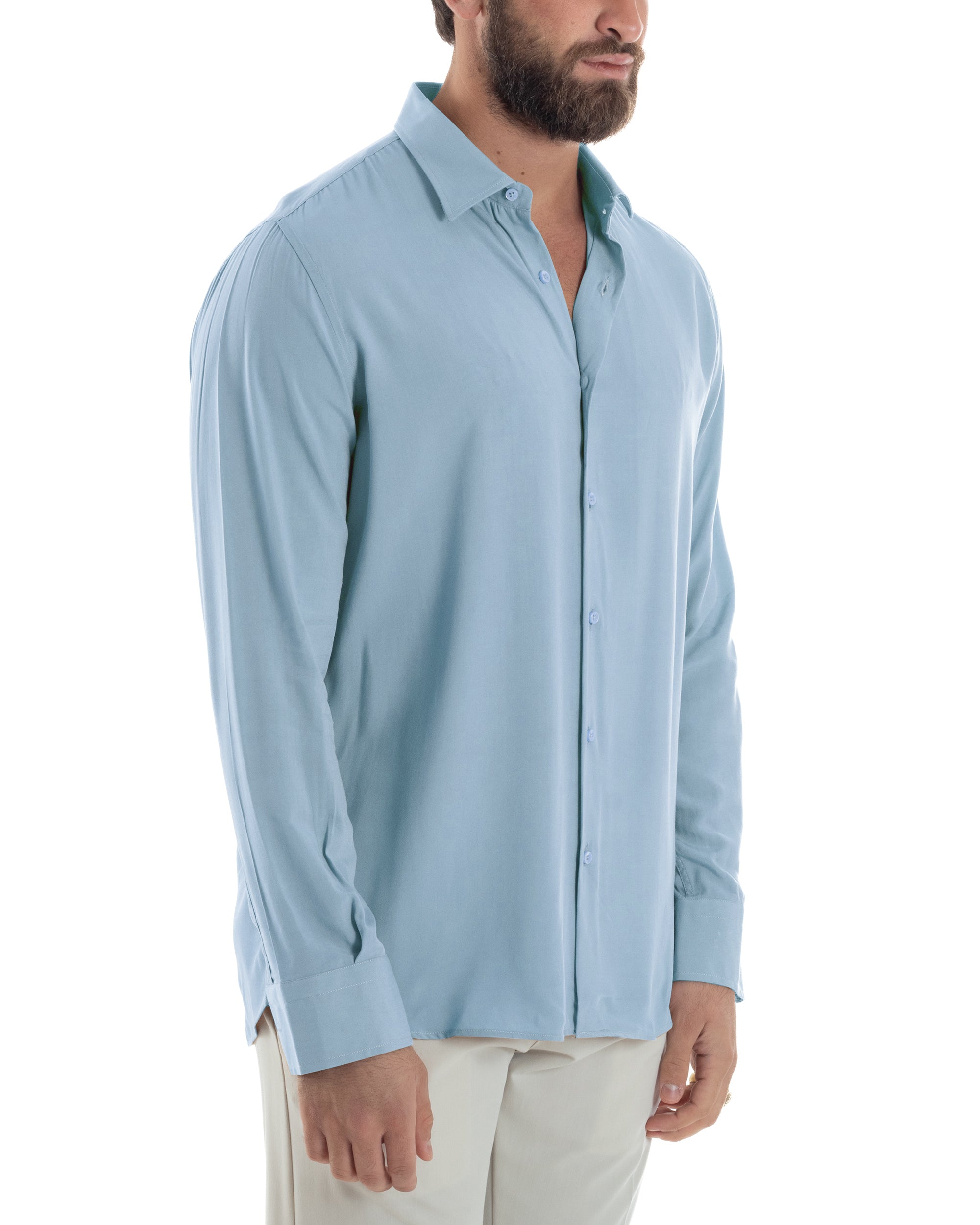 Dettaglio polsi con bottoncini camicia celeste viscosa relaxed fit uomo