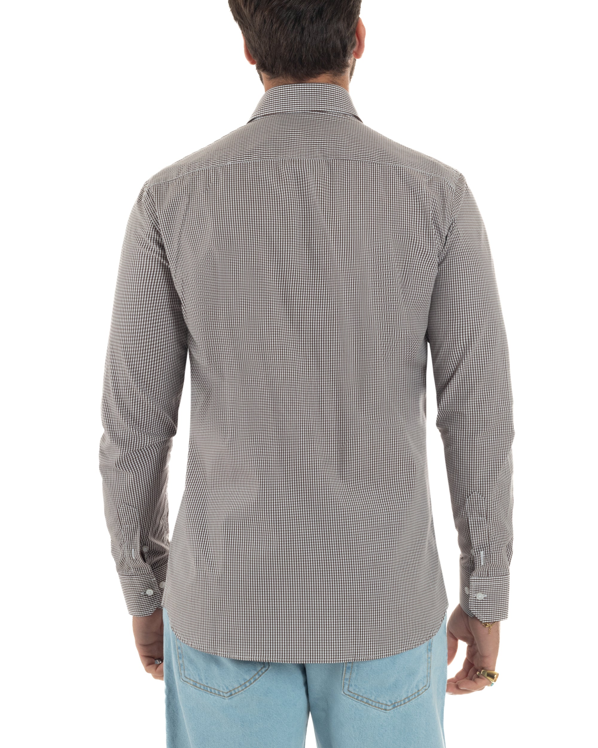 Vista posteriore camicia uomo quadretti bianco marrone cotone slim fit