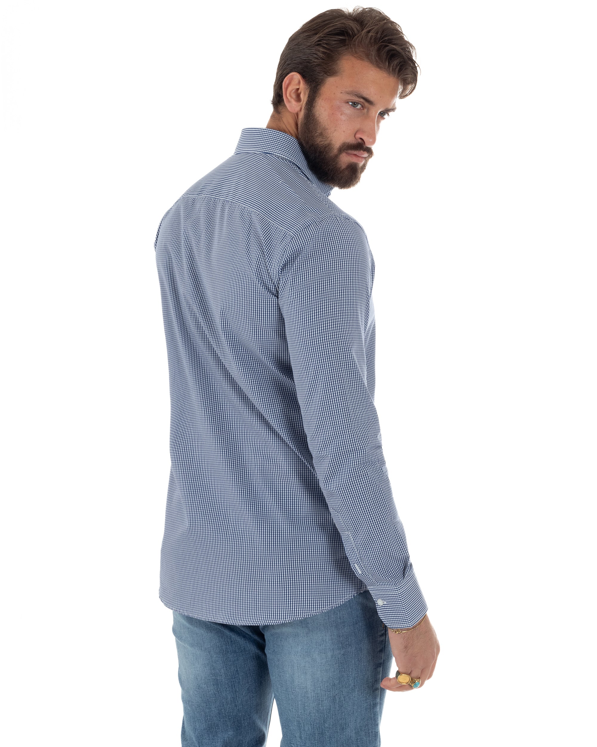 Vista posteriore camicia uomo quadretti bianco blu cotone slim fit