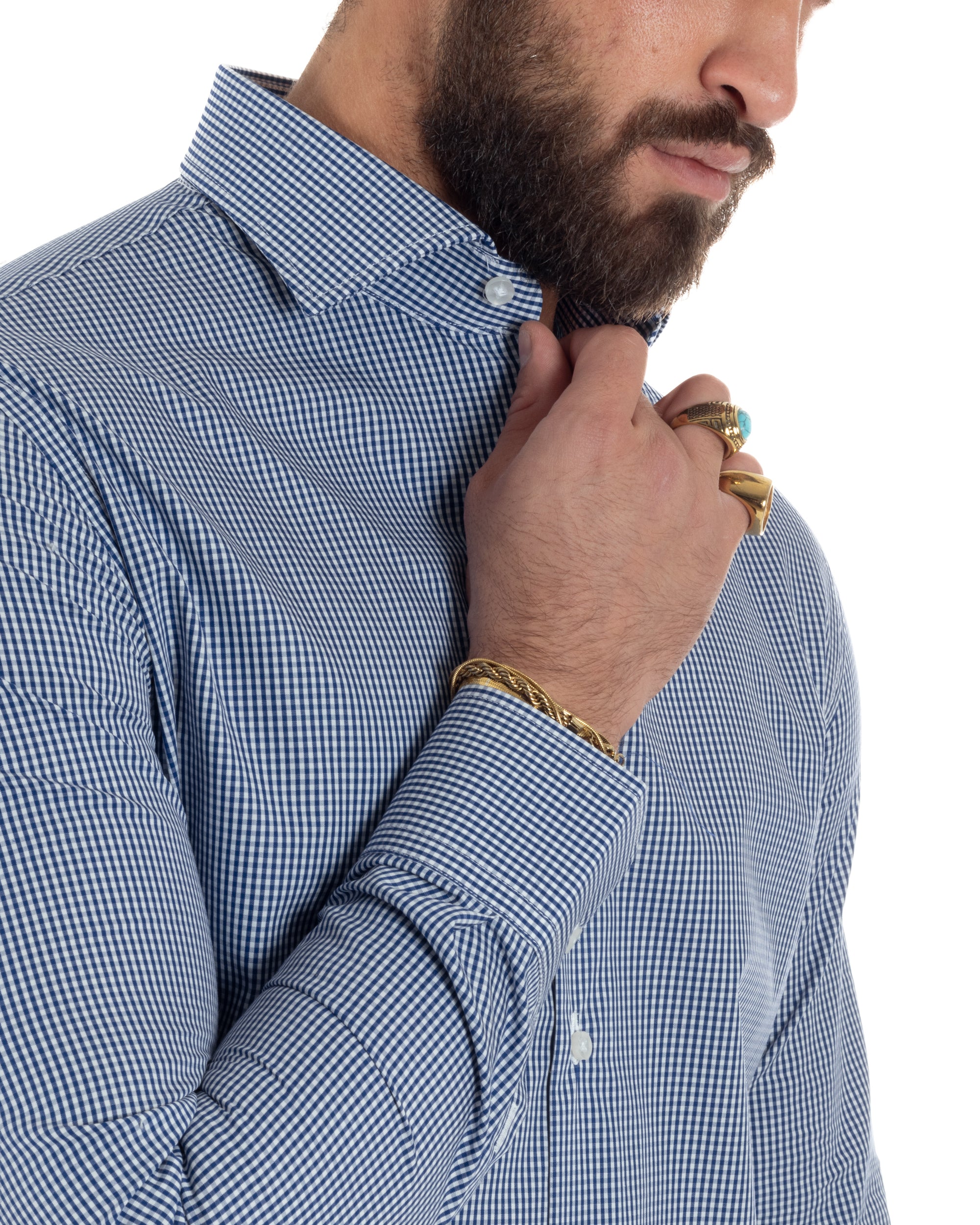 Dettaglio colletto semi francese camicia quadretti bianco blu cotone