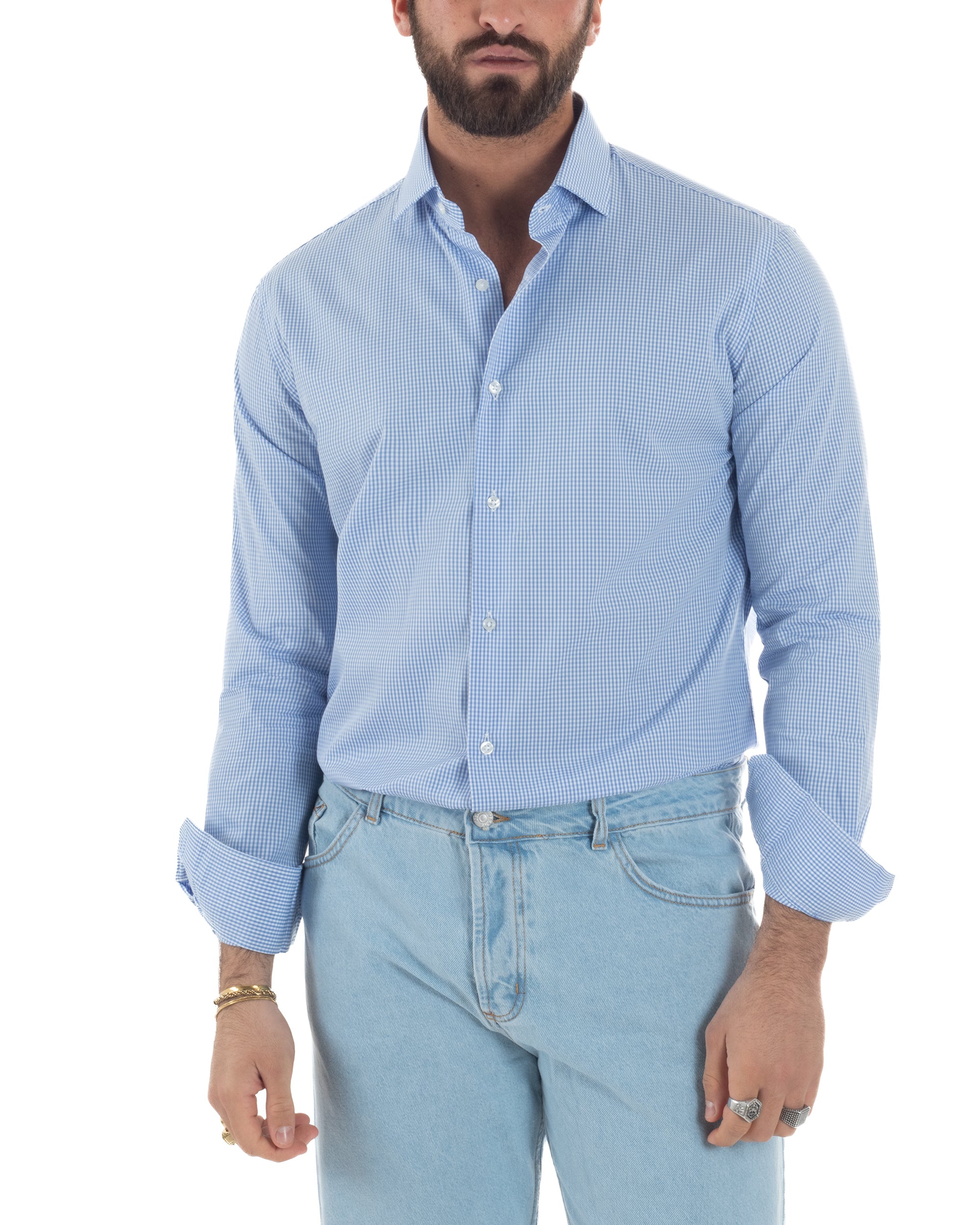 Dettaglio fantasia quadretti sottili bianco celeste camicia cotone uomo