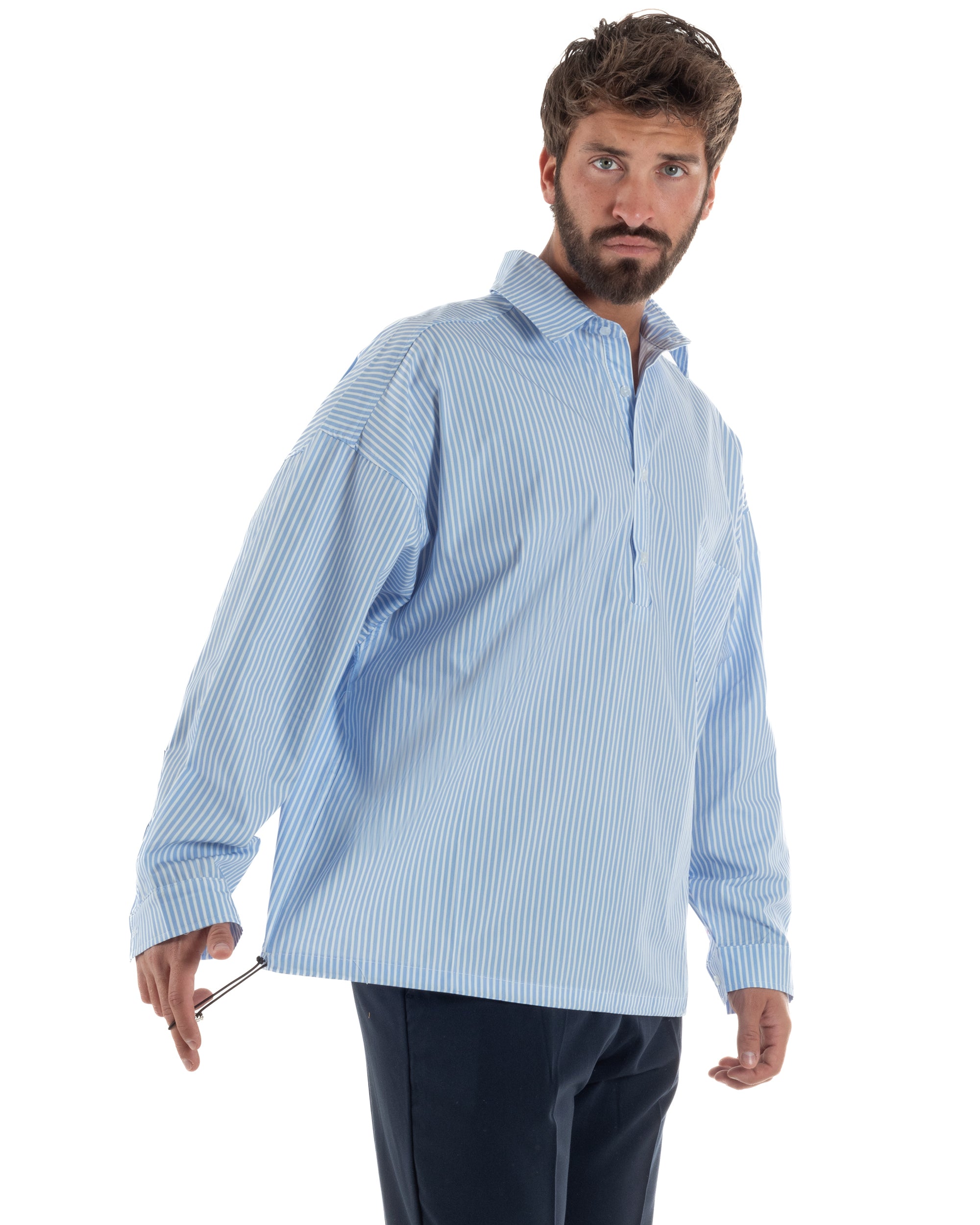 Vista completa camicia uomo crop boxy fit celeste rigata 100% cotone made in Italy