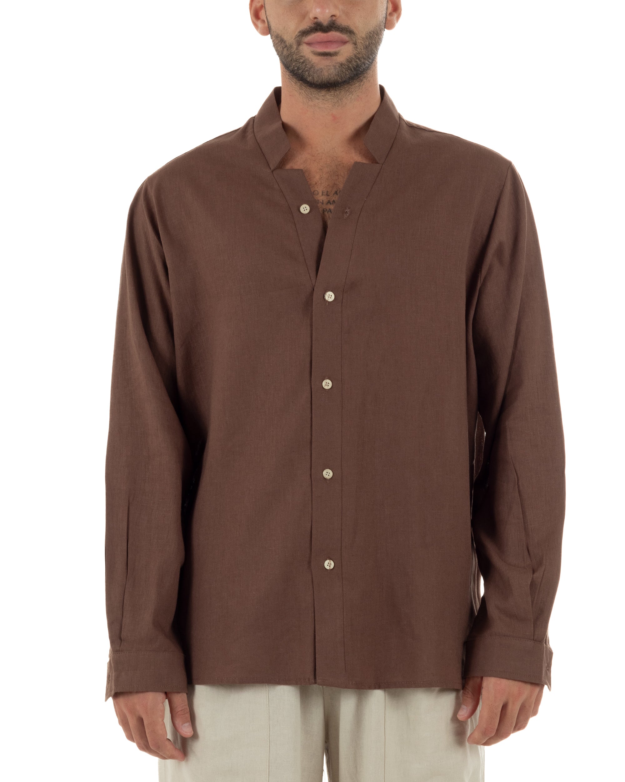 Camicia uomo in lino scollo v leggera marrone GIOSAL-C3100A