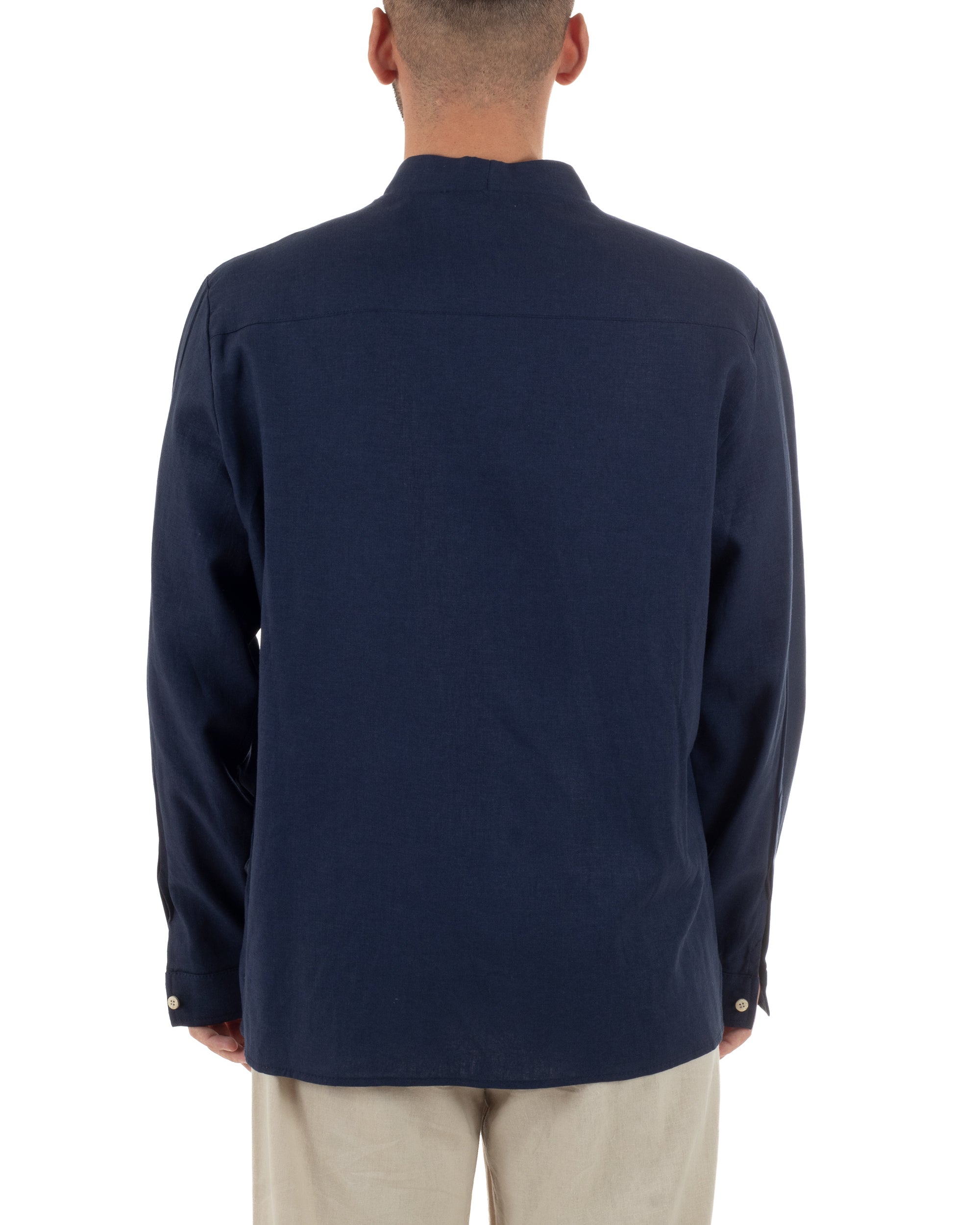 Camicia uomo in lino scollo v leggera blu GIOSAL-C3101A