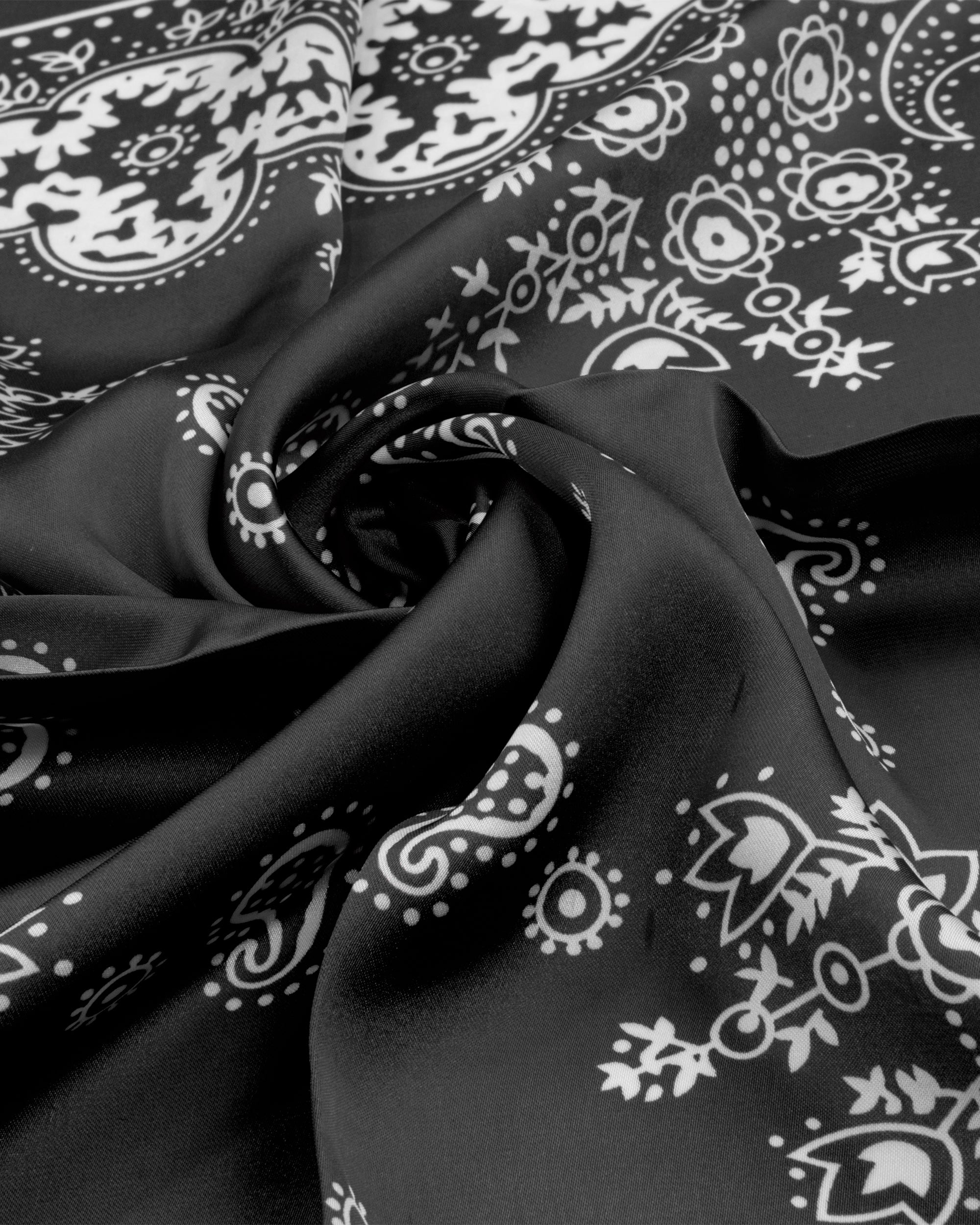 Foulard uomo unisex bandana paisley medaglione simmetrico bordo satinato nero GIOSAL-FD1014A