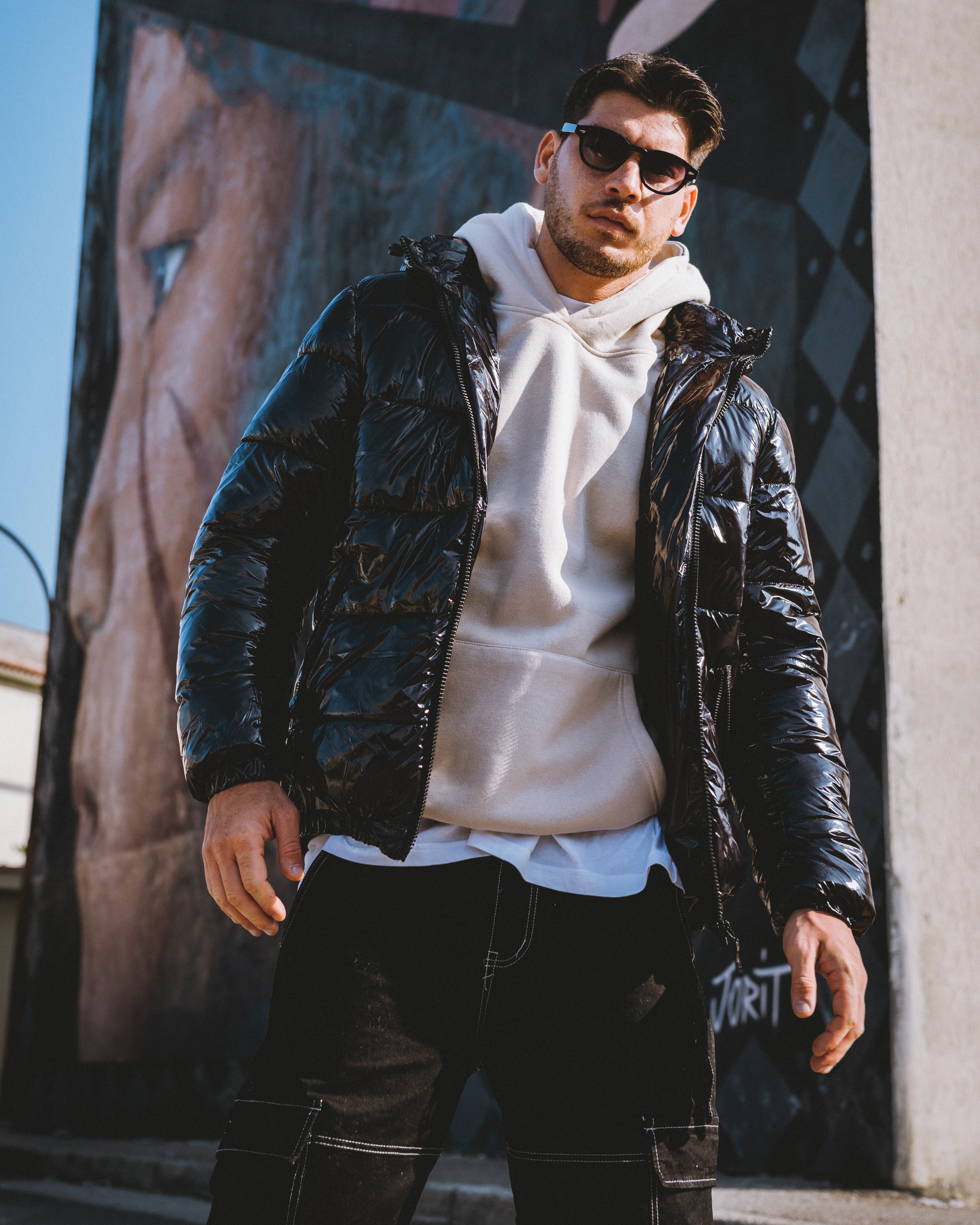 Giubbotto Uomo Vernice Lucido Bomber Con Cappuccio Puffer Piumino Trapuntato Tinta Unita Nero GIOSAL-G2370A