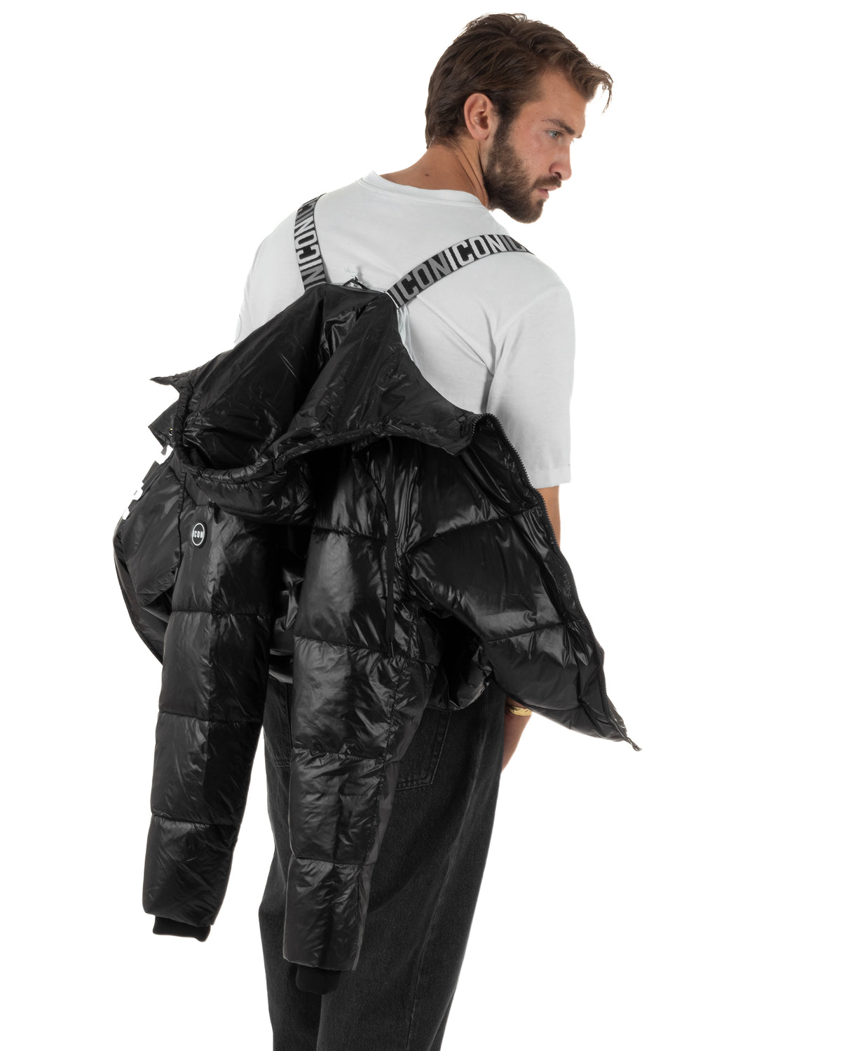 Giubbotto piumino uomo imbottito lucido con cappuccio e maxi logo nero ICON IUJ017