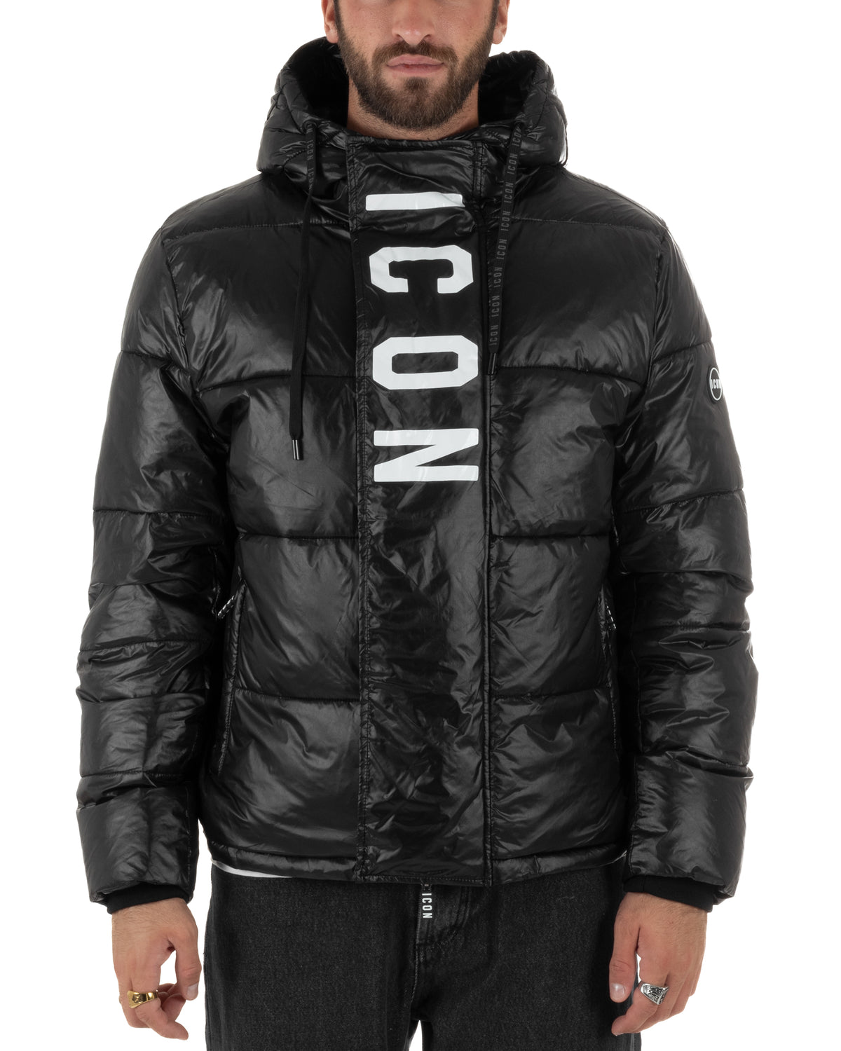 Giubbotto piumino uomo imbottito lucido con cappuccio e maxi logo nero ICON IUJ017