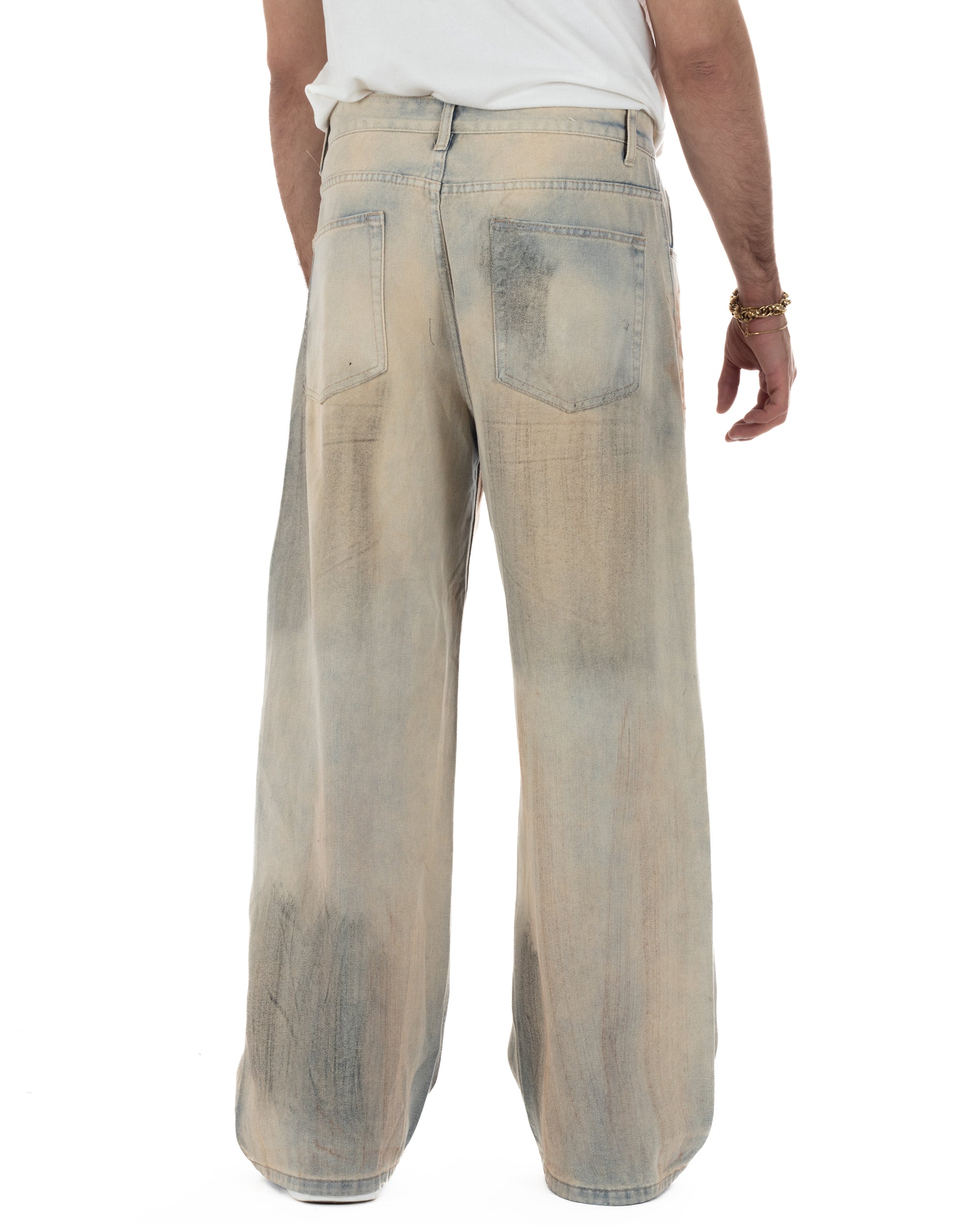 Vista posteriore jeans super baggy denim sabbiato cinque tasche uomo