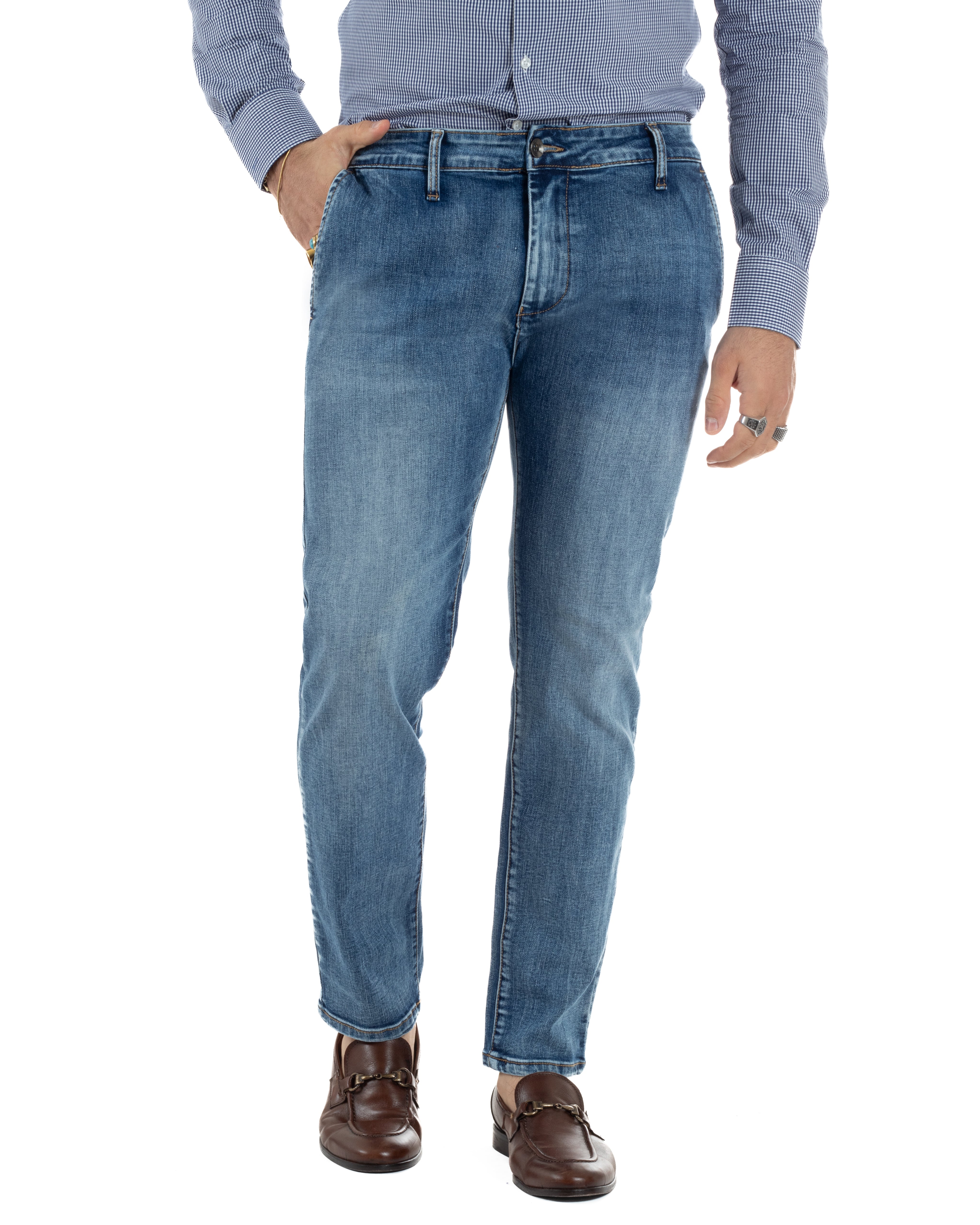 Vista frontale jeans slim fit uomo denim blu con tasche america