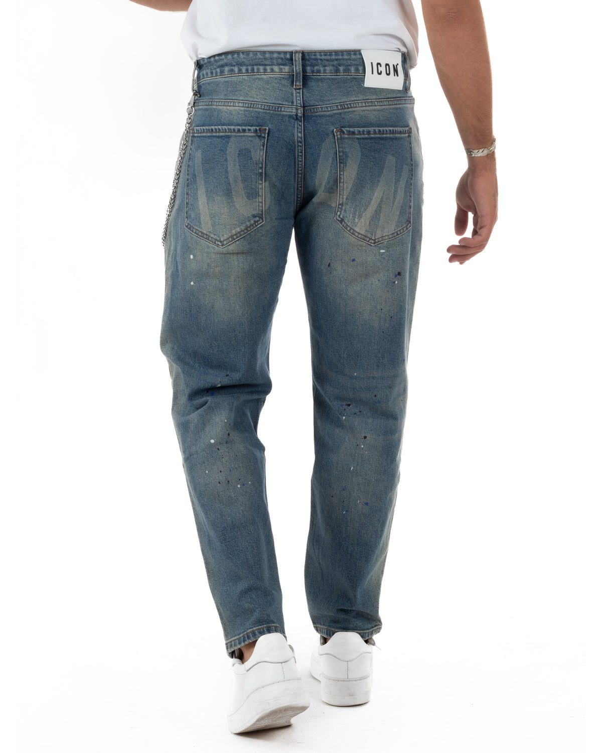 Jeans uomo slim fit in denim lavato dal design contemporaneo