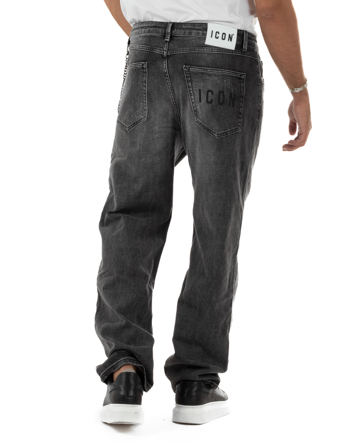 Jeans uomo baggy nero dal design urban e contemporaneo